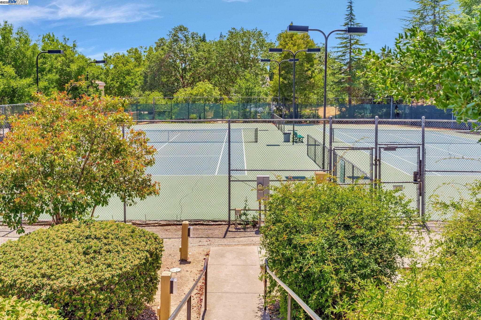 Detail Gallery Image 41 of 60 For 383 Eastridge Dr, San Ramon,  CA 94582 - 2 Beds | 2 Baths