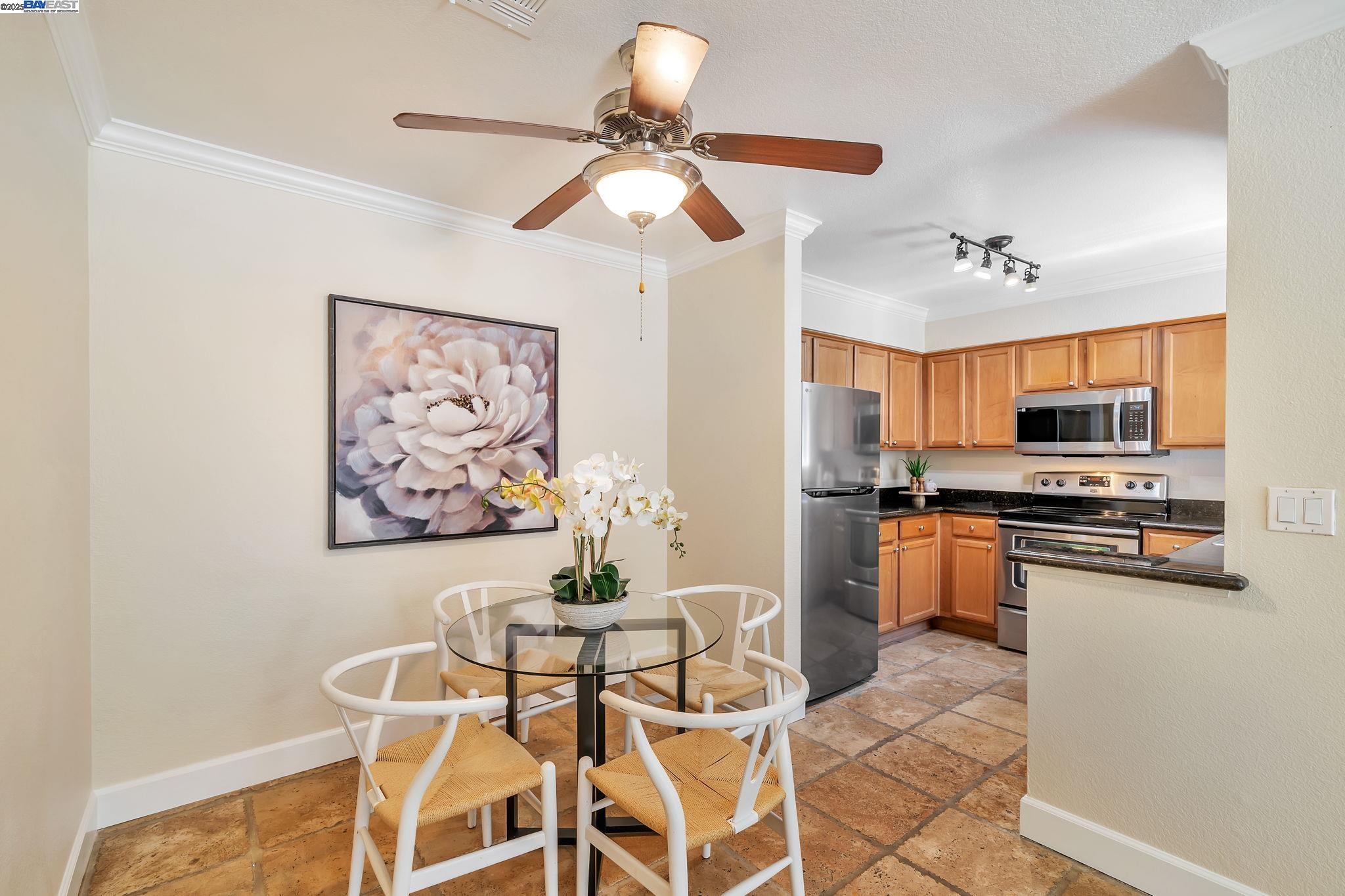 Detail Gallery Image 10 of 60 For 383 Eastridge Dr, San Ramon,  CA 94582 - 2 Beds | 2 Baths