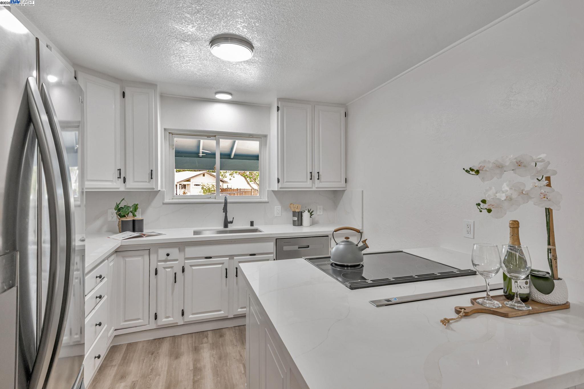 Detail Gallery Image 12 of 60 For 38072 Woodruff Dr, Newark,  CA 94560 - 6 Beds | 3 Baths