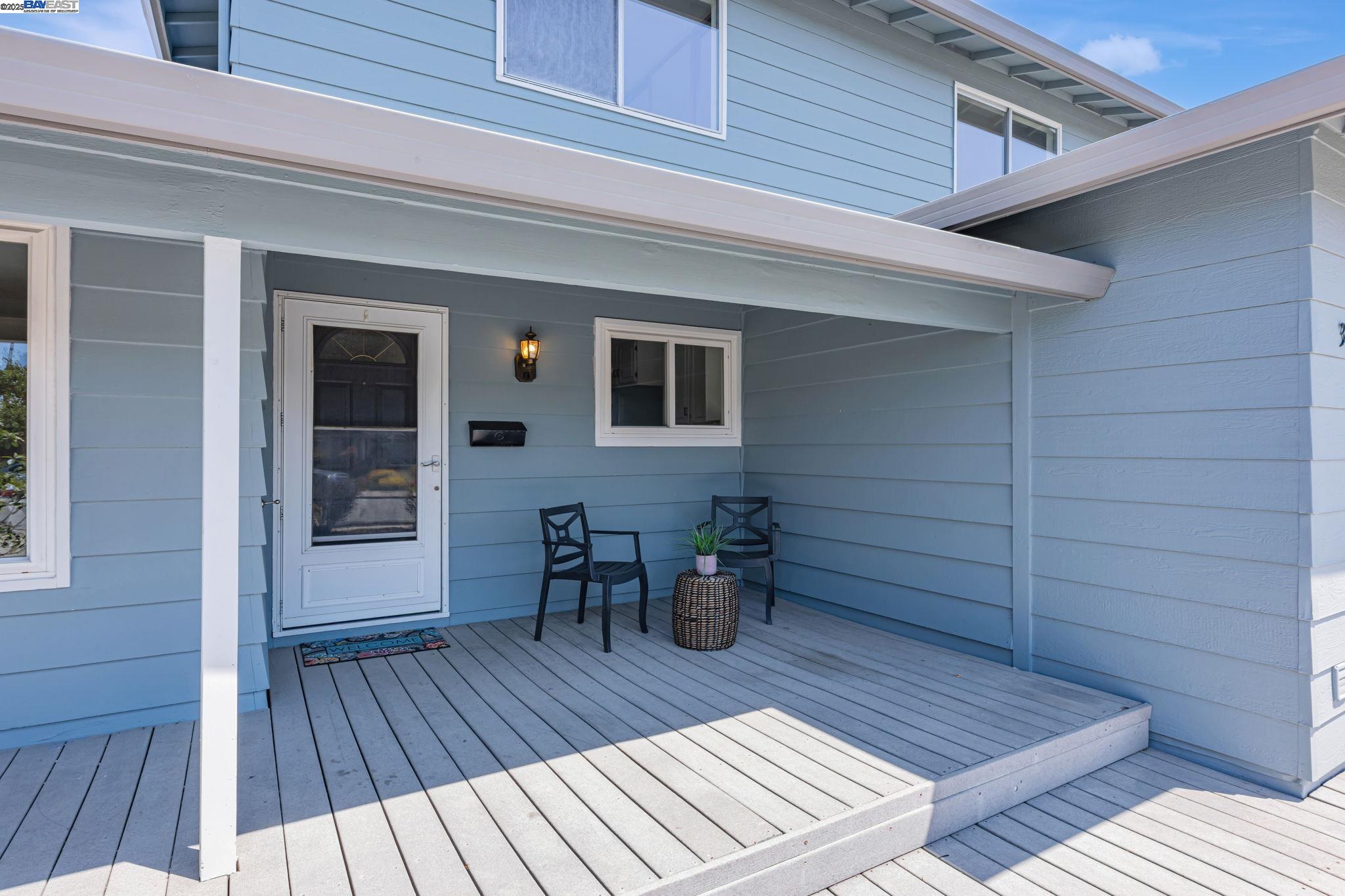 Detail Gallery Image 4 of 60 For 38072 Woodruff Dr, Newark,  CA 94560 - 6 Beds | 3 Baths