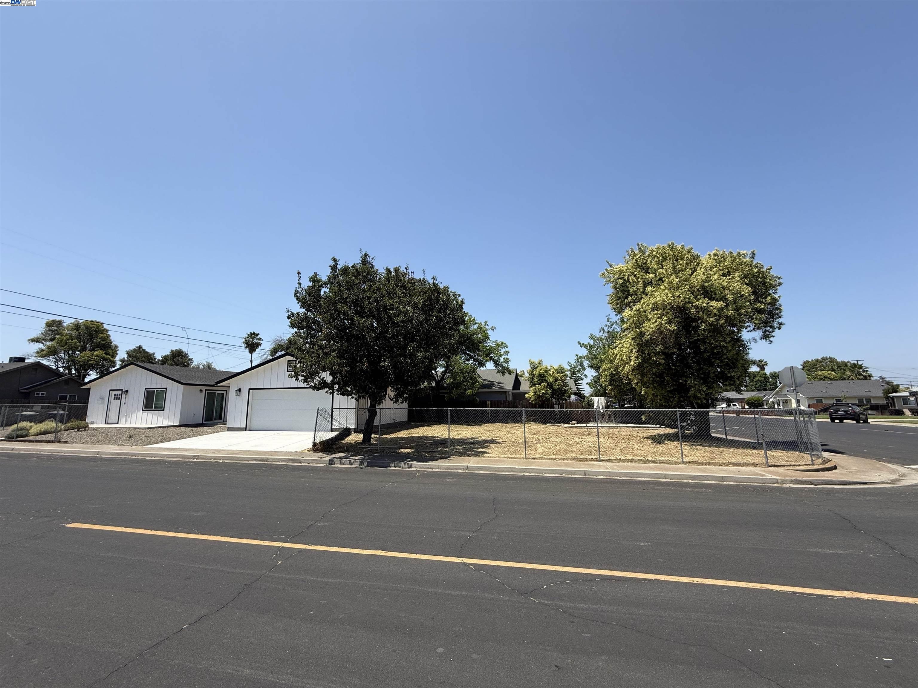 Detail Gallery Image 1 of 25 For 6519 6th St, Riverbank,  CA 95367 - 2 Beds | 1 Baths