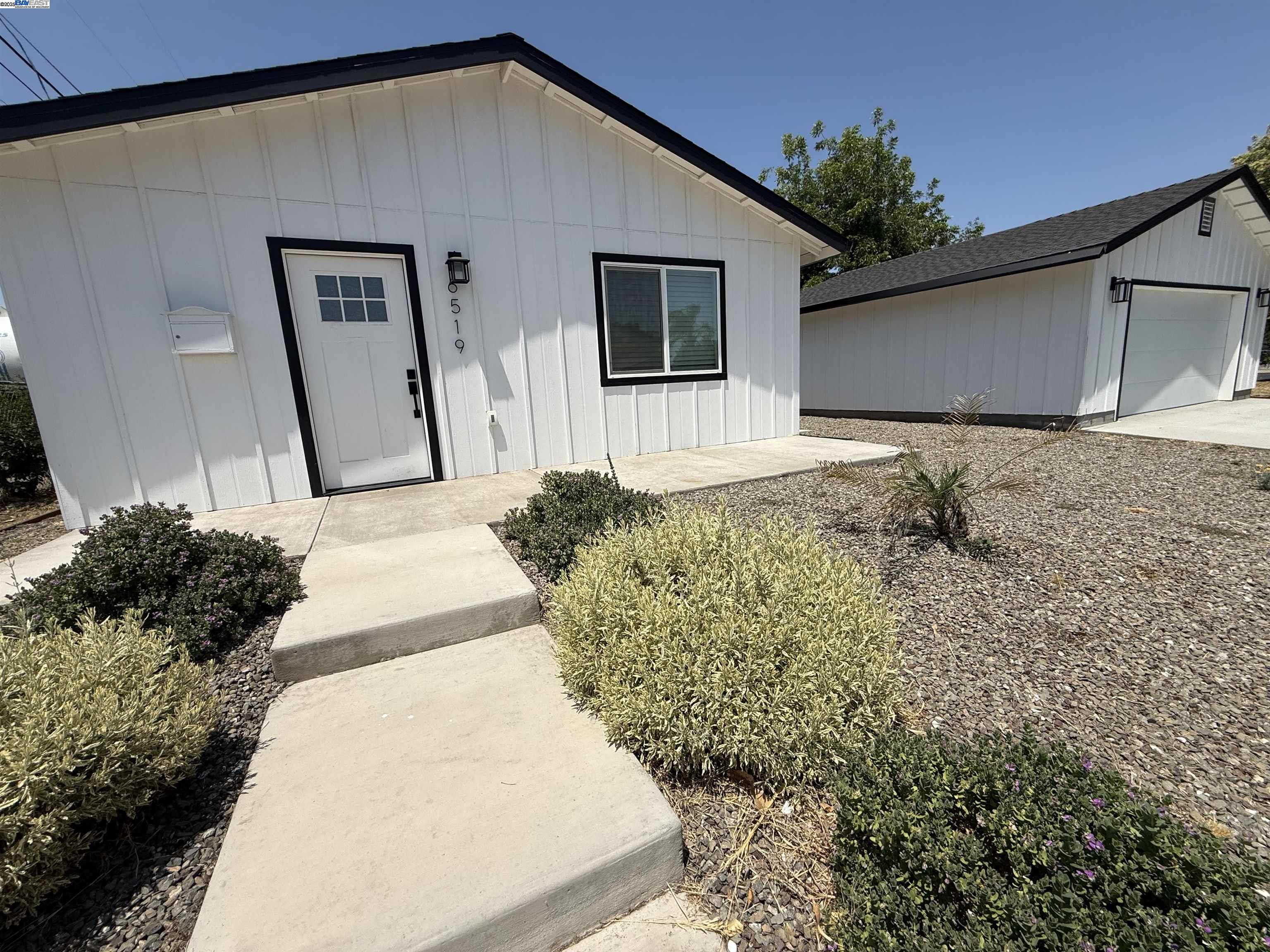 Detail Gallery Image 2 of 25 For 6519 6th St, Riverbank,  CA 95367 - 2 Beds | 1 Baths