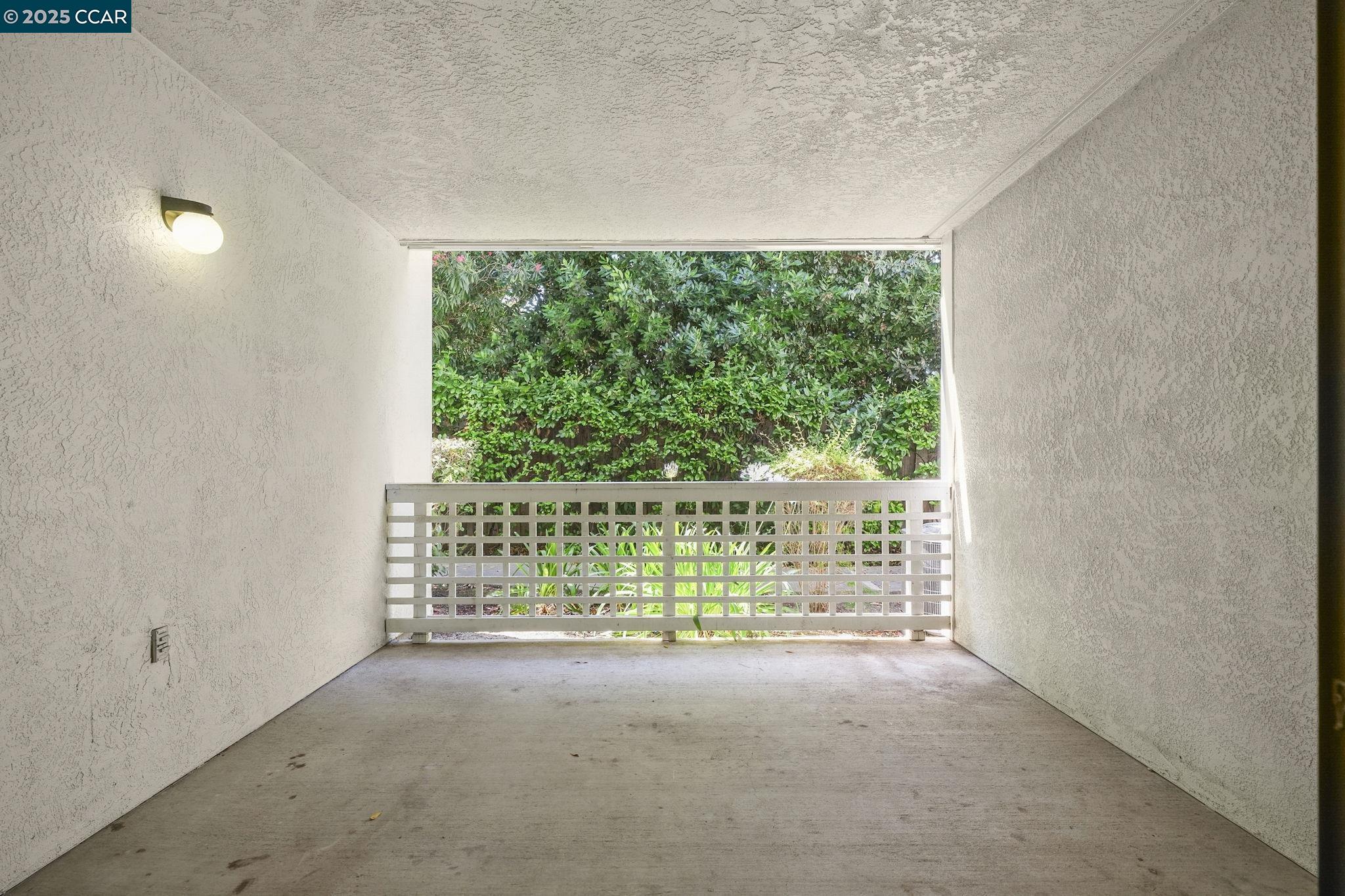Detail Gallery Image 11 of 39 For 2584 Oak Rd #124,  Walnut Creek,  CA 94597 - 2 Beds | 2 Baths