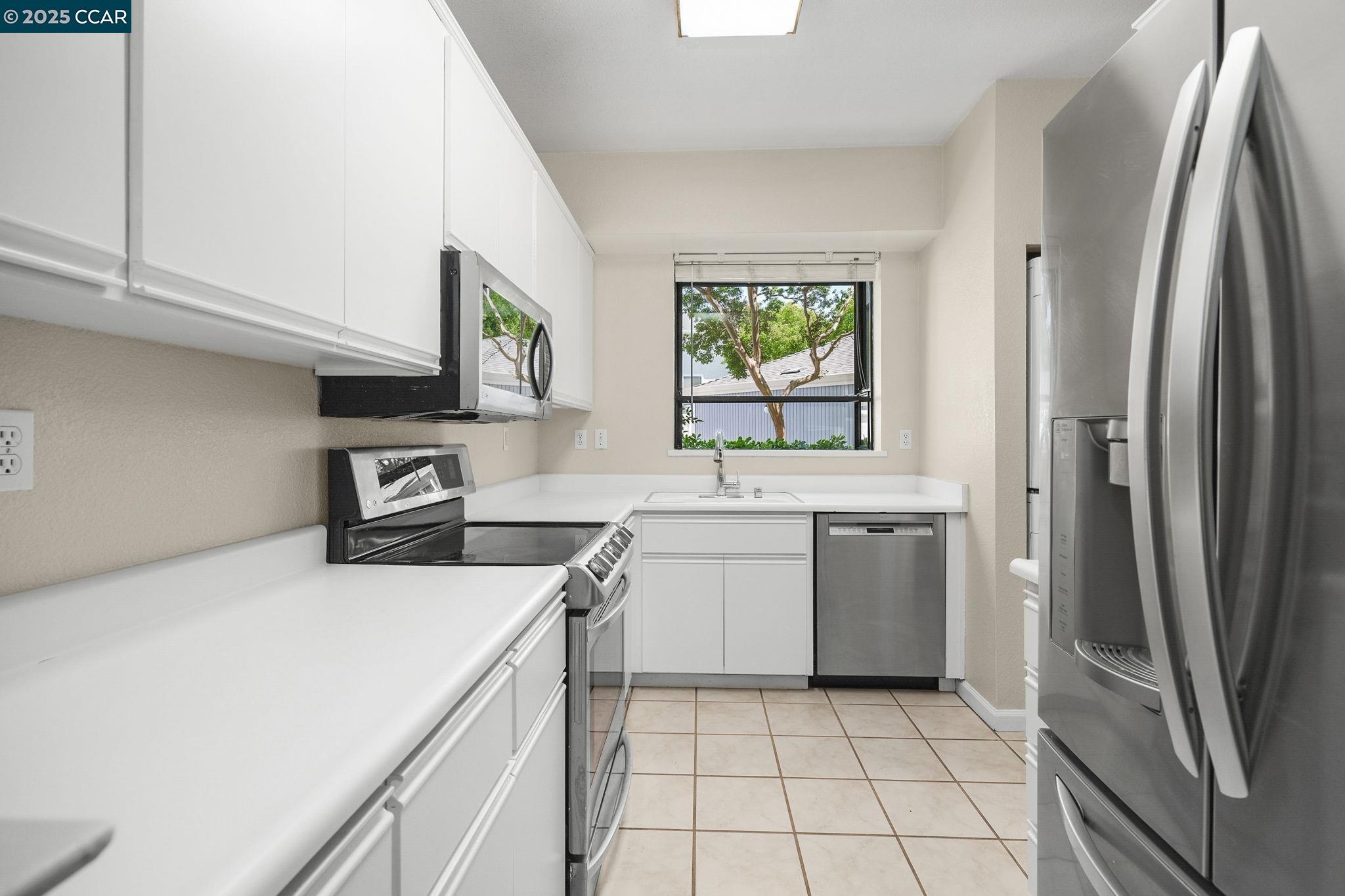 Detail Gallery Image 13 of 39 For 2584 Oak Rd #124,  Walnut Creek,  CA 94597 - 2 Beds | 2 Baths