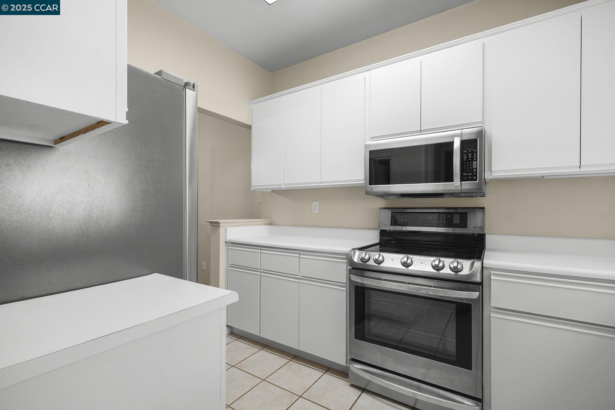 Detail Gallery Image 16 of 39 For 2584 Oak Rd #124,  Walnut Creek,  CA 94597 - 2 Beds | 2 Baths