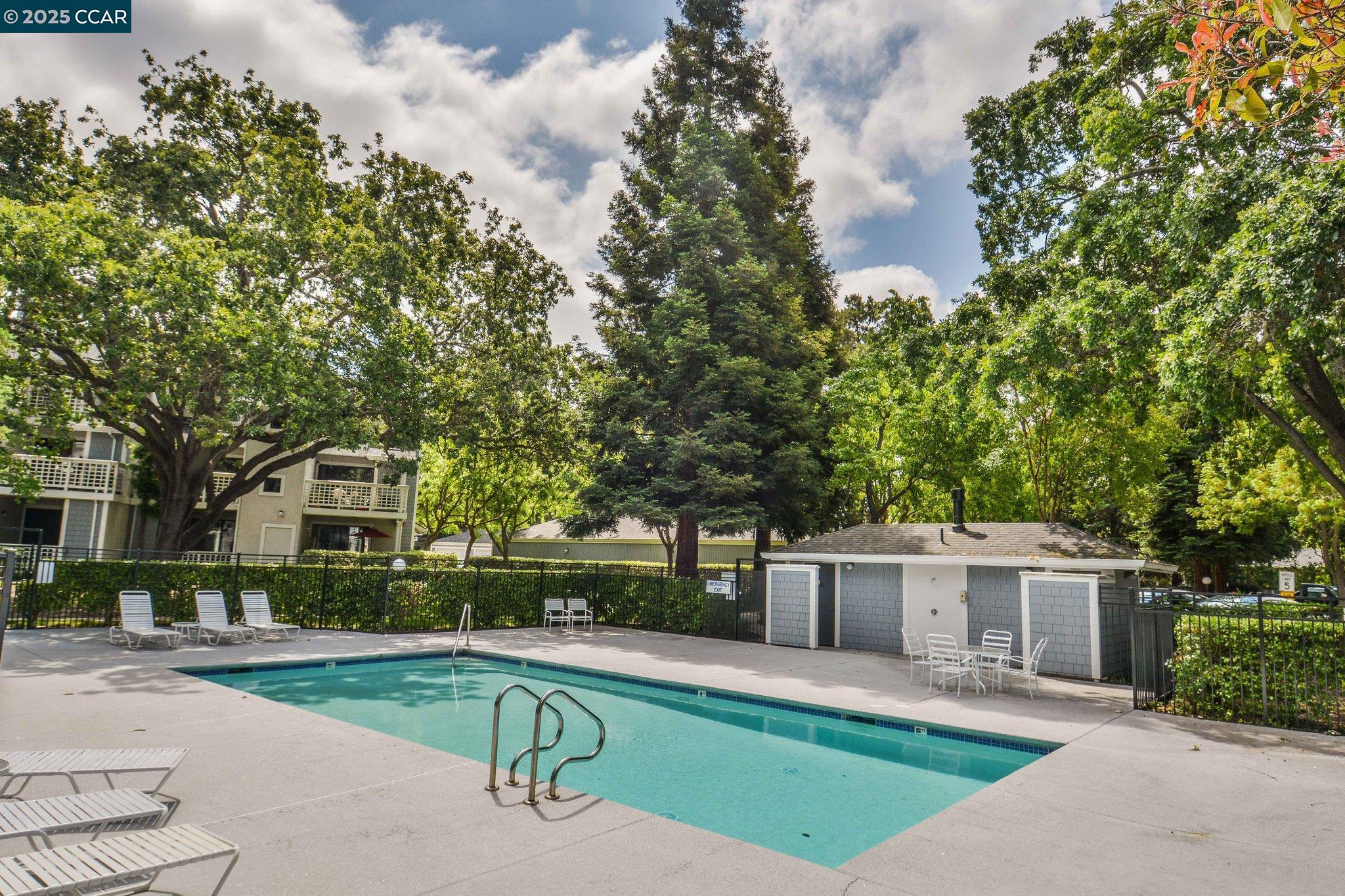 Detail Gallery Image 30 of 39 For 2584 Oak Rd #124,  Walnut Creek,  CA 94597 - 2 Beds | 2 Baths