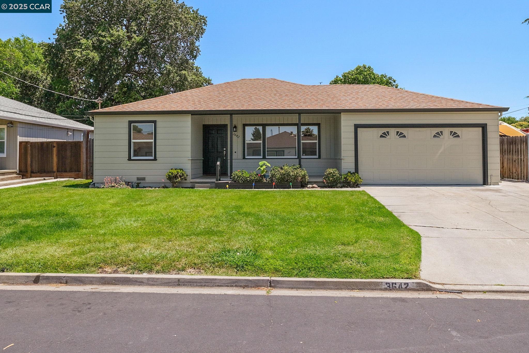 Detail Gallery Image 2 of 27 For 3642 Lolita Dr, Concord,  CA 94519 - 3 Beds | 2 Baths