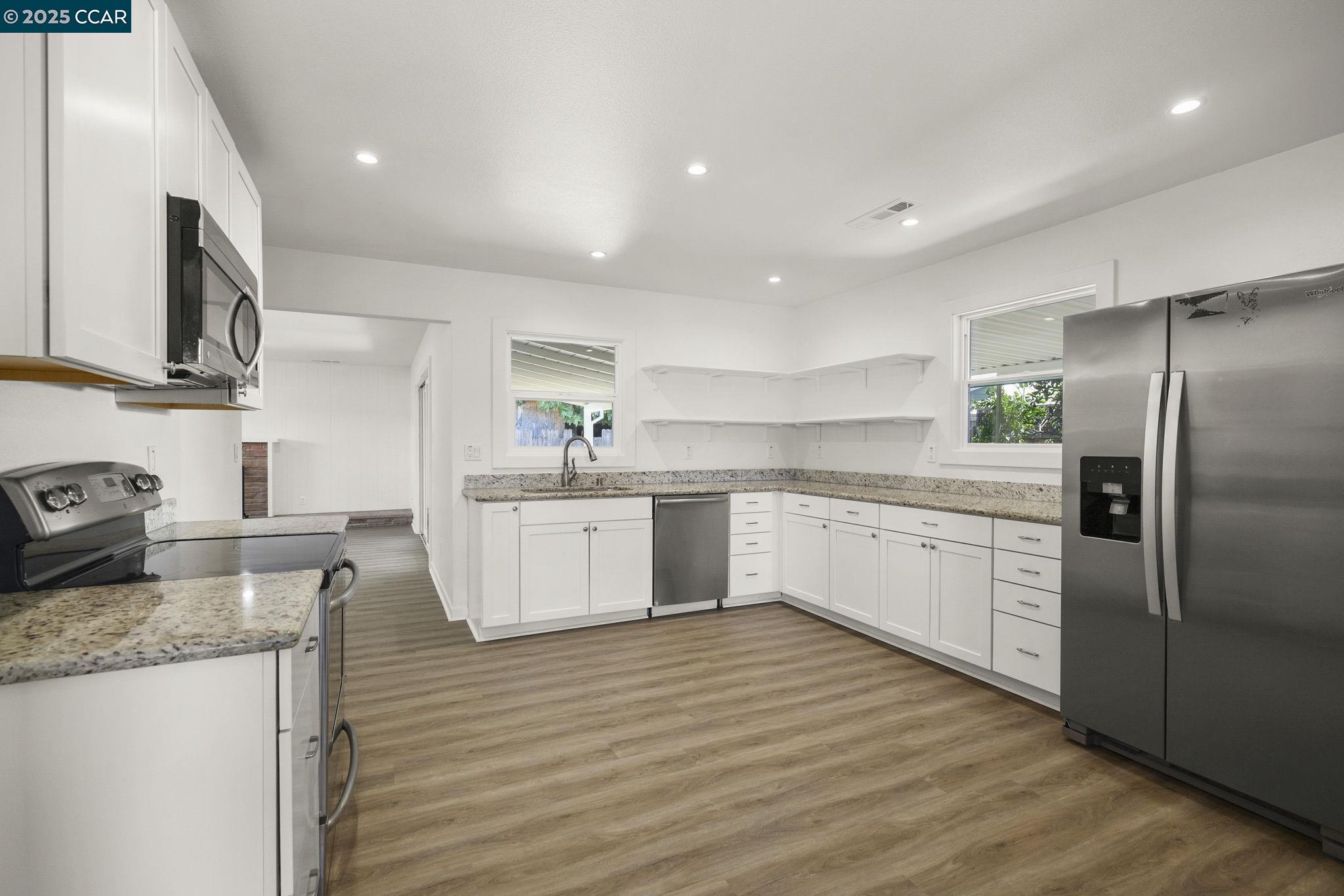Detail Gallery Image 13 of 27 For 3642 Lolita Dr, Concord,  CA 94519 - 3 Beds | 2 Baths