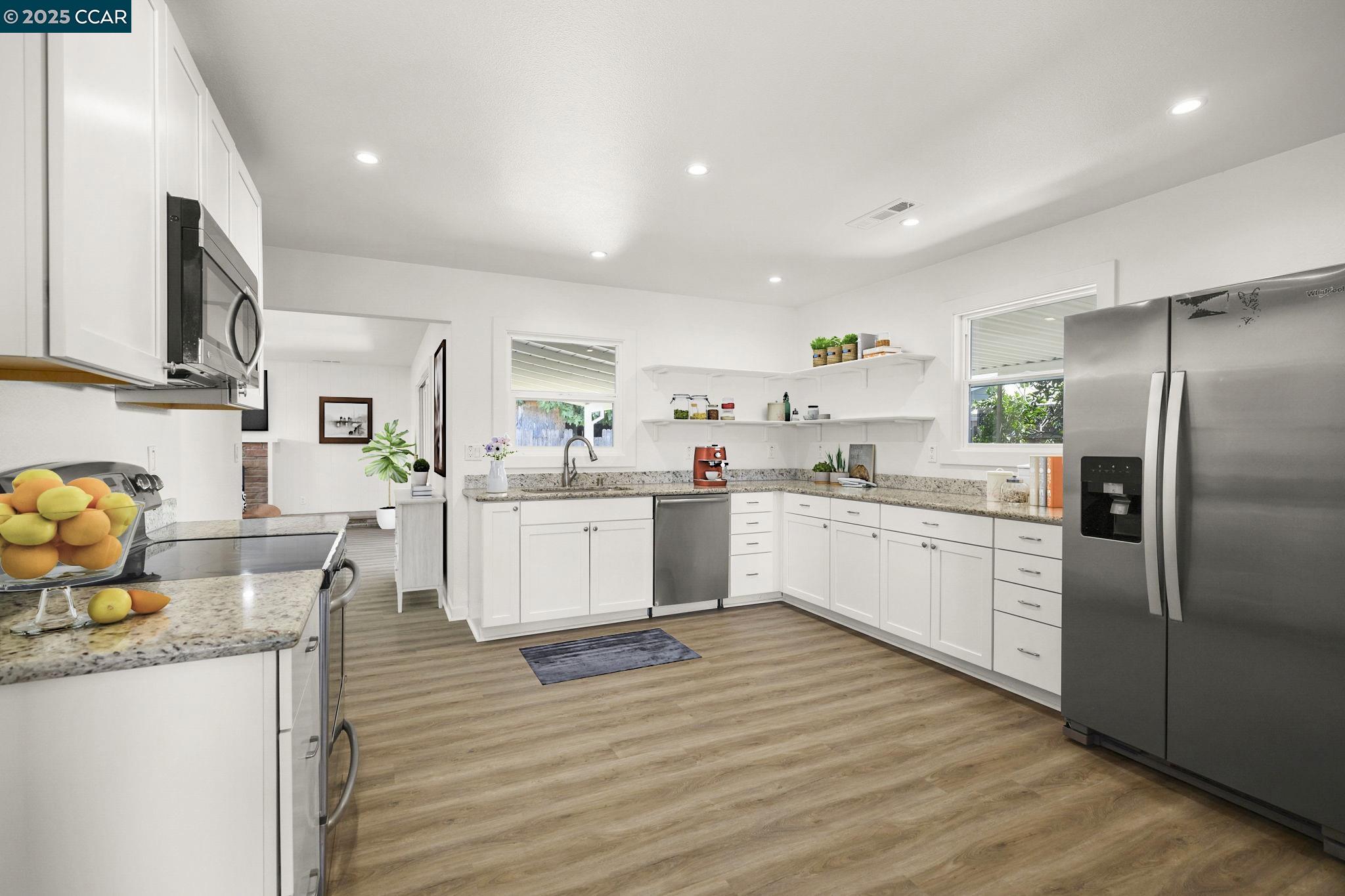 Detail Gallery Image 5 of 33 For 3642 Lolita Dr, Concord,  CA 94519 - 3 Beds | 2 Baths