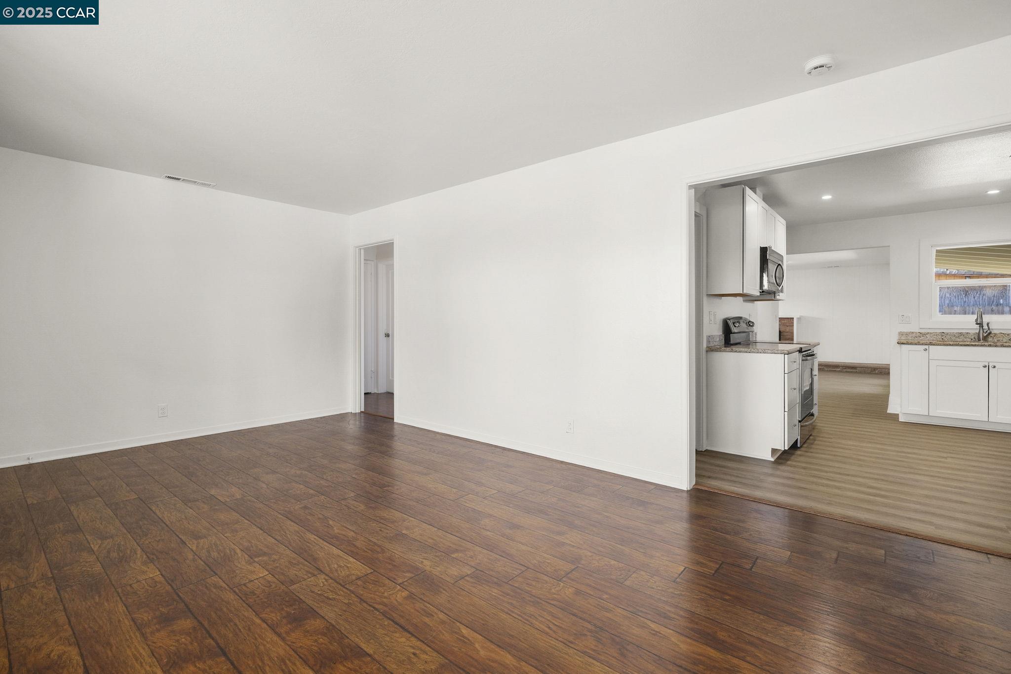 Detail Gallery Image 6 of 27 For 3642 Lolita Dr, Concord,  CA 94519 - 3 Beds | 2 Baths