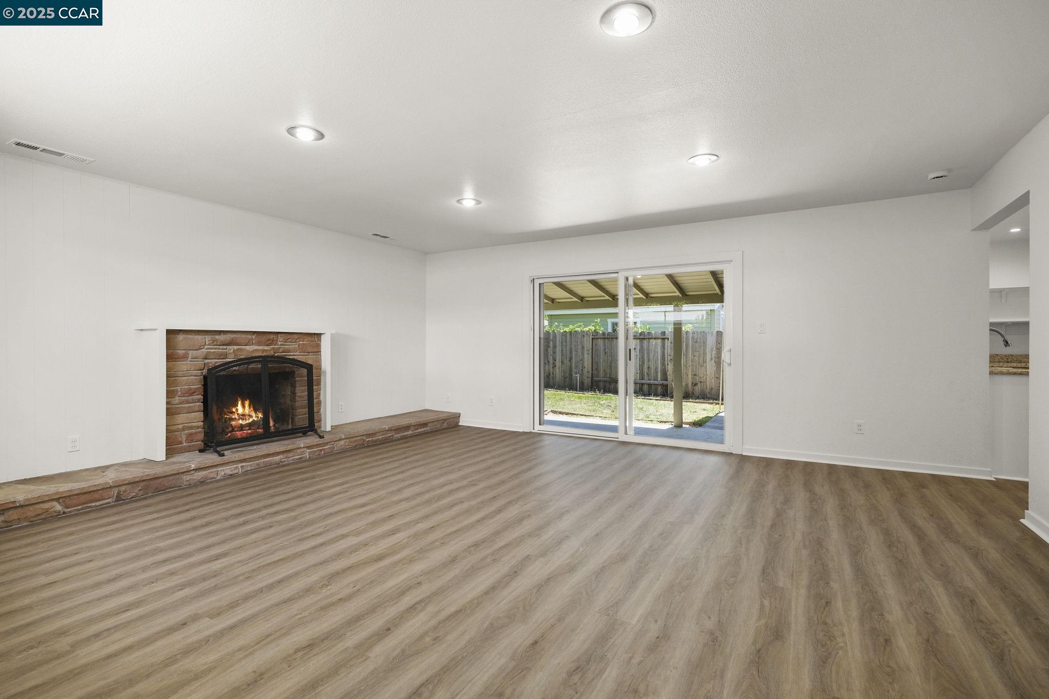 Detail Gallery Image 7 of 27 For 3642 Lolita Dr, Concord,  CA 94519 - 3 Beds | 2 Baths
