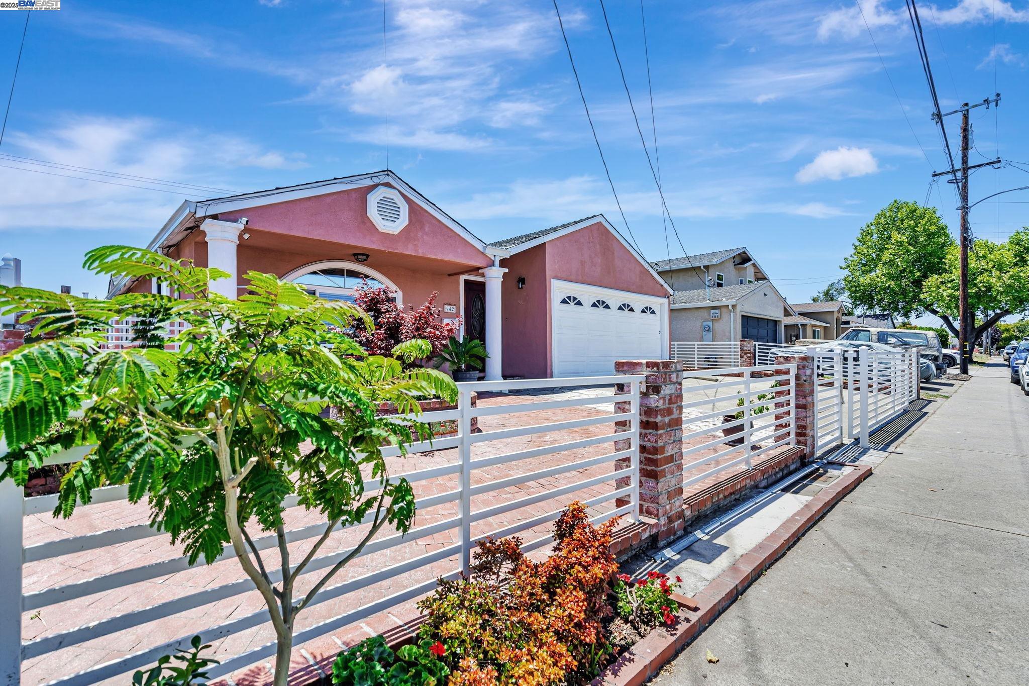Detail Gallery Image 2 of 47 For 942 Purdue St, San Leandro,  CA 94579 - 3 Beds | 2 Baths