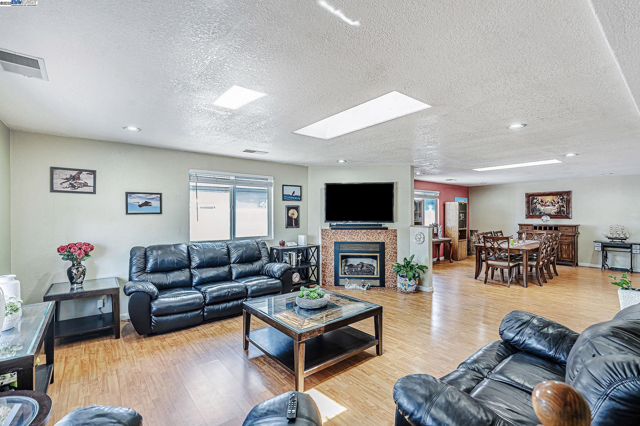 Detail Gallery Image 5 of 47 For 942 Purdue St, San Leandro,  CA 94579 - 3 Beds | 2 Baths