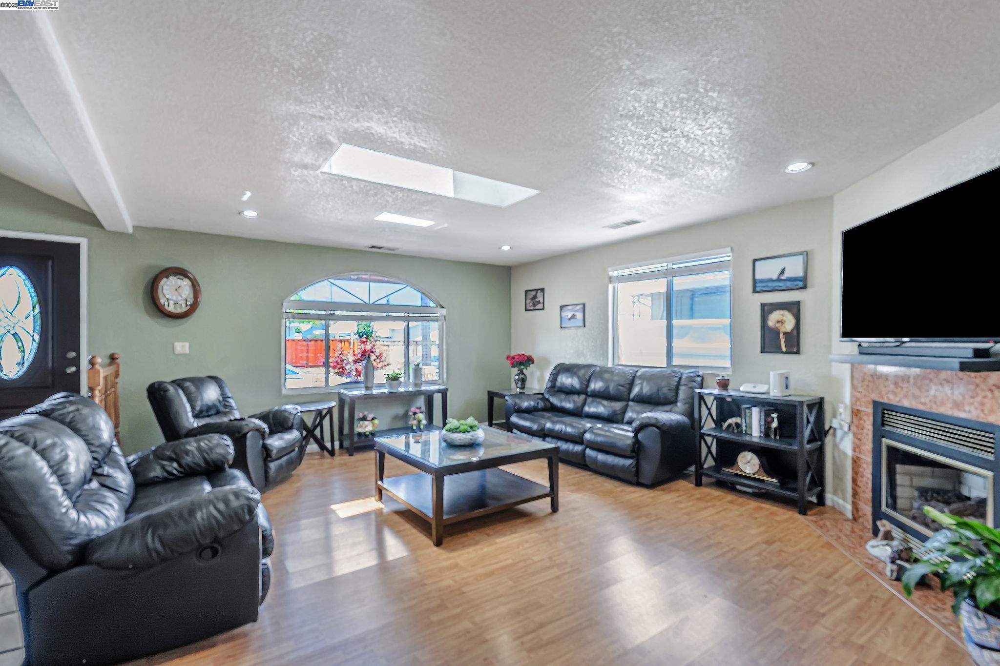 Detail Gallery Image 8 of 47 For 942 Purdue St, San Leandro,  CA 94579 - 3 Beds | 2 Baths