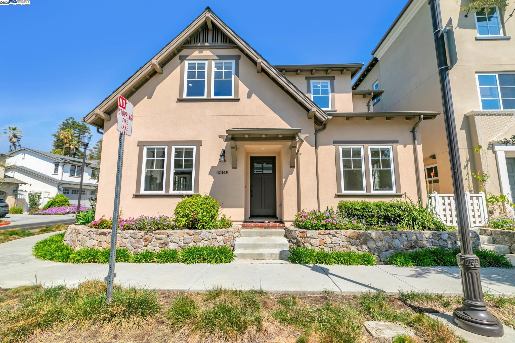Detail Gallery Image 3 of 52 For 43148 Calle Sagrada, Fremont,  CA 94539 - 4 Beds | 3 Baths