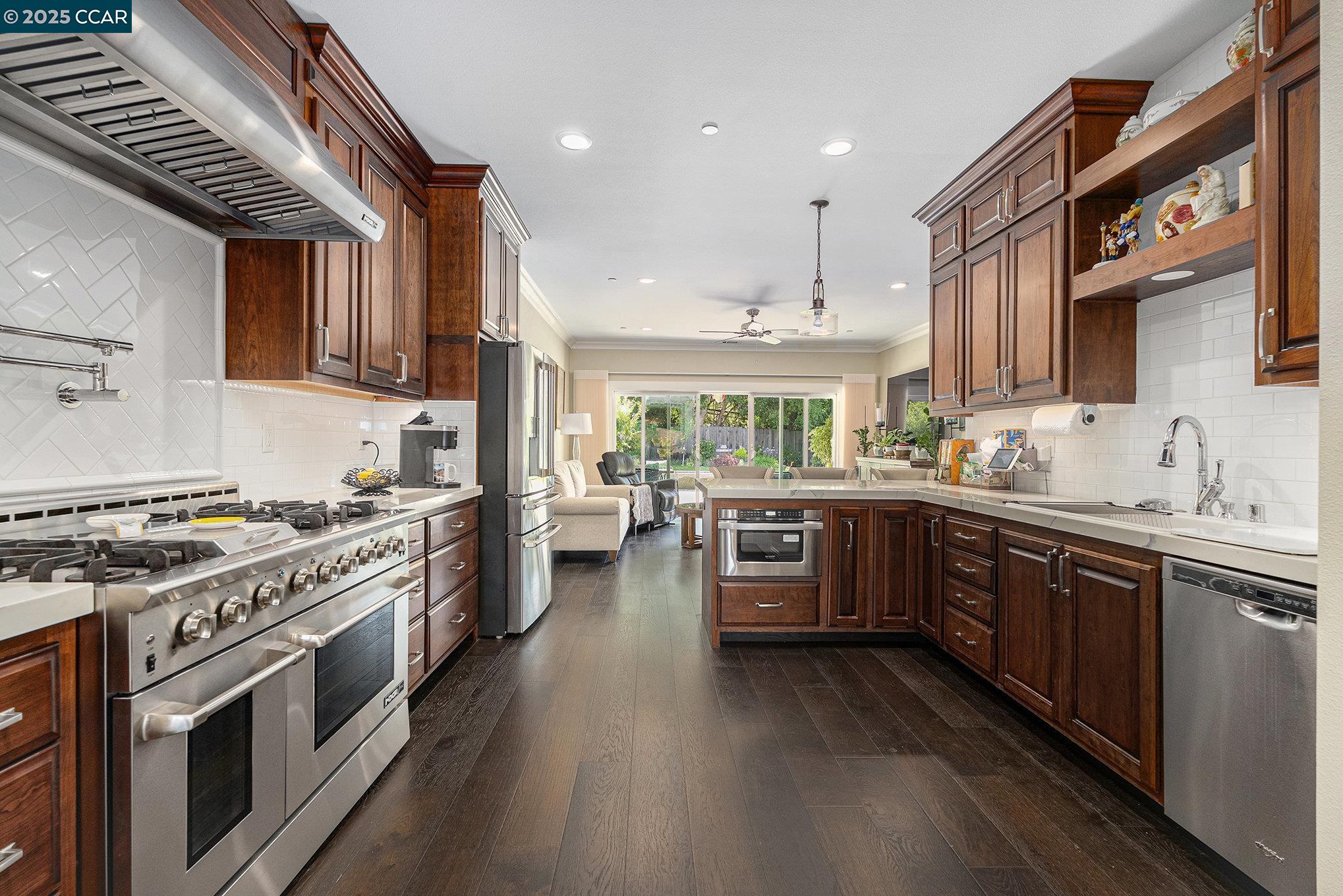 Detail Gallery Image 14 of 32 For 1878 Casa Grande Street, Benicia,  CA 94510 - 3 Beds | 2/1 Baths