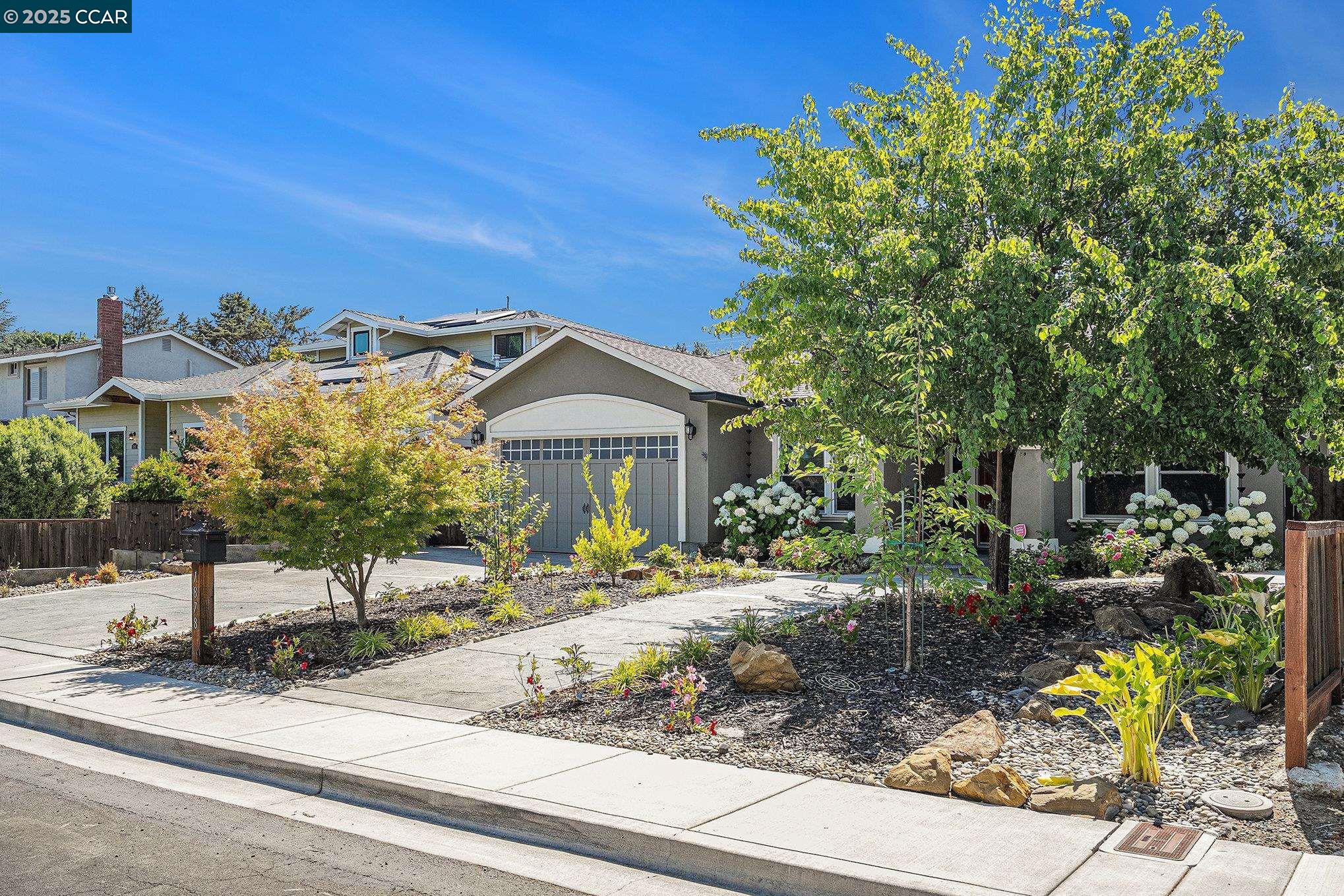 Detail Gallery Image 3 of 32 For 1878 Casa Grande Street, Benicia,  CA 94510 - 3 Beds | 2/1 Baths