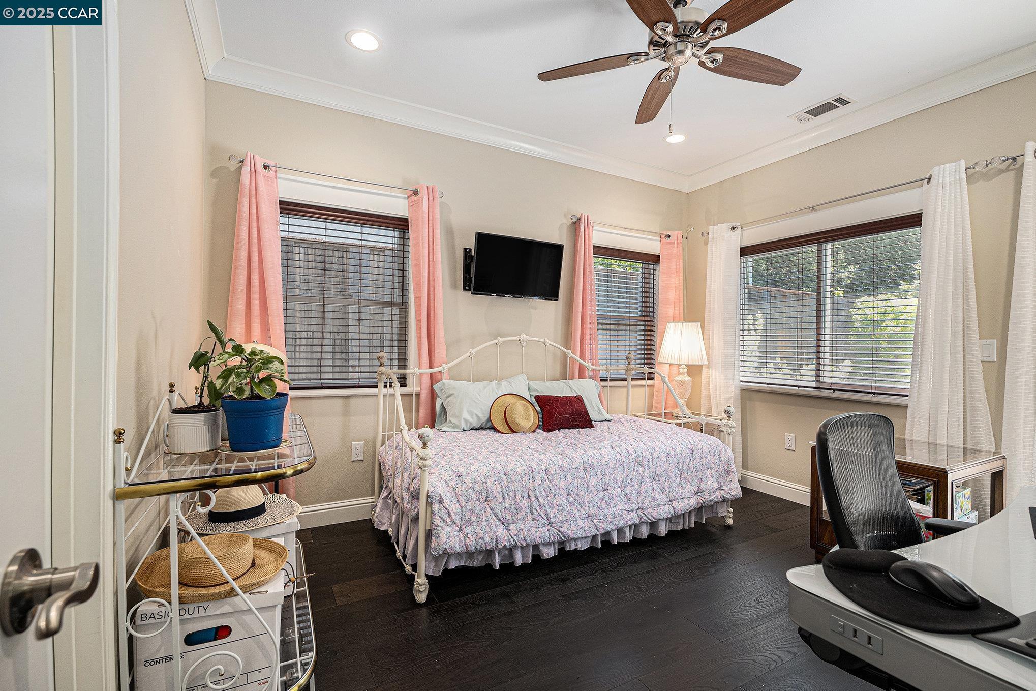 Detail Gallery Image 22 of 32 For 1878 Casa Grande Street, Benicia,  CA 94510 - 3 Beds | 2/1 Baths