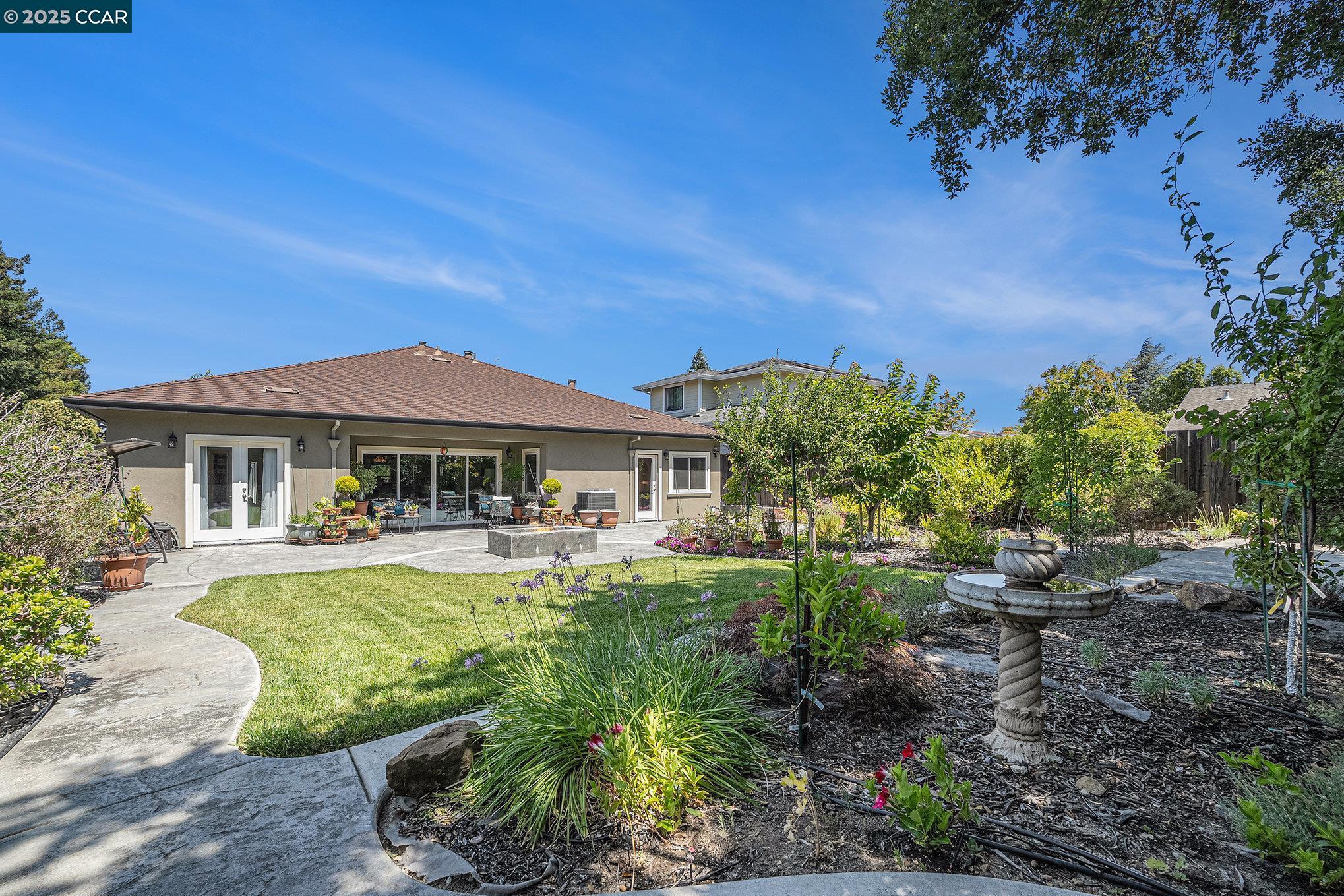 Detail Gallery Image 29 of 32 For 1878 Casa Grande Street, Benicia,  CA 94510 - 3 Beds | 2/1 Baths