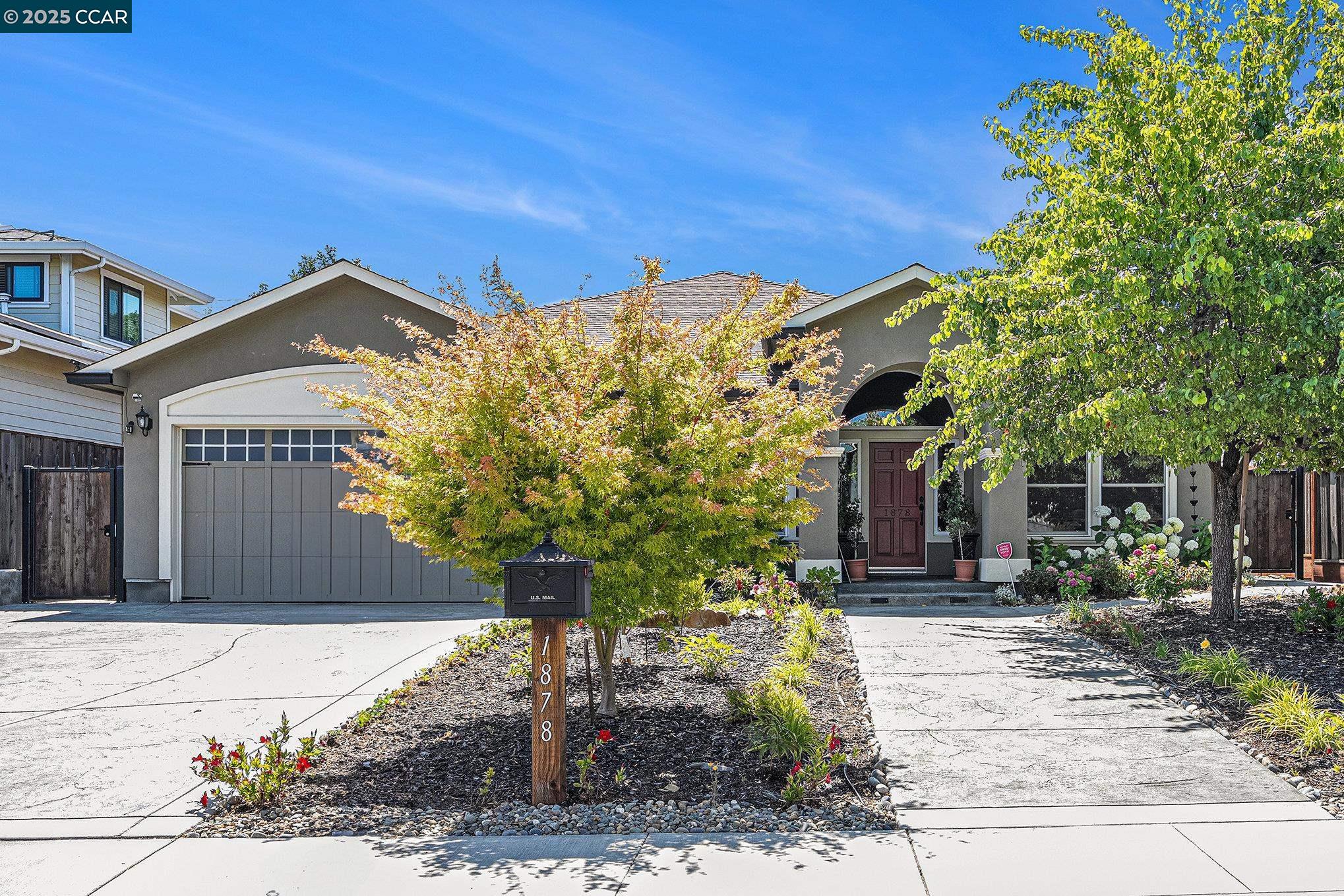 Detail Gallery Image 4 of 32 For 1878 Casa Grande Street, Benicia,  CA 94510 - 3 Beds | 2/1 Baths