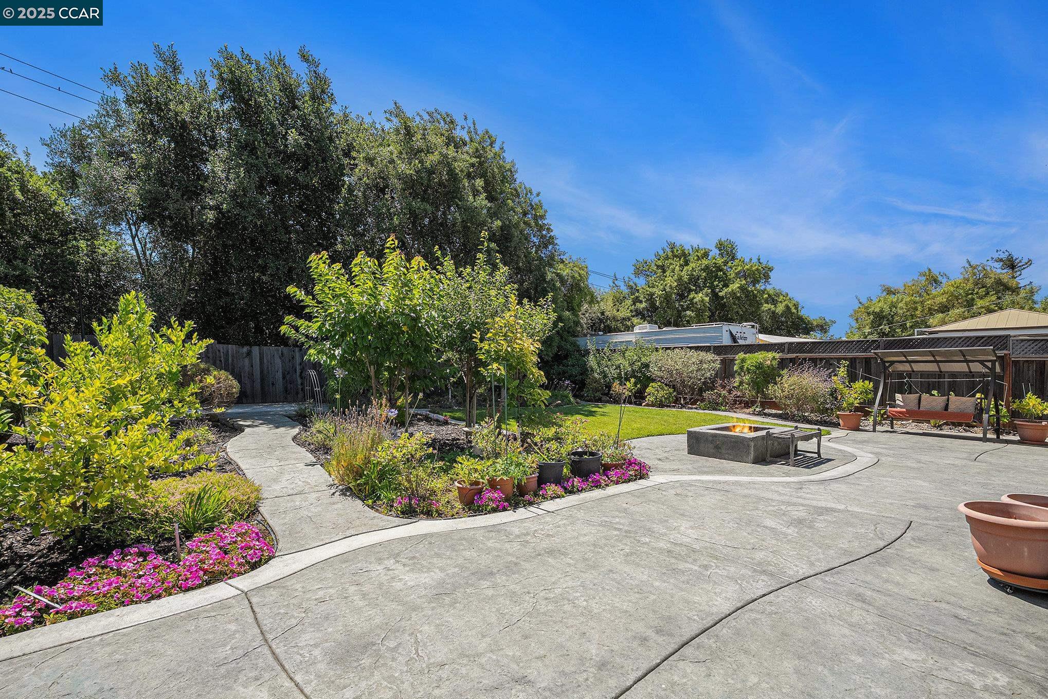 Detail Gallery Image 31 of 32 For 1878 Casa Grande Street, Benicia,  CA 94510 - 3 Beds | 2/1 Baths
