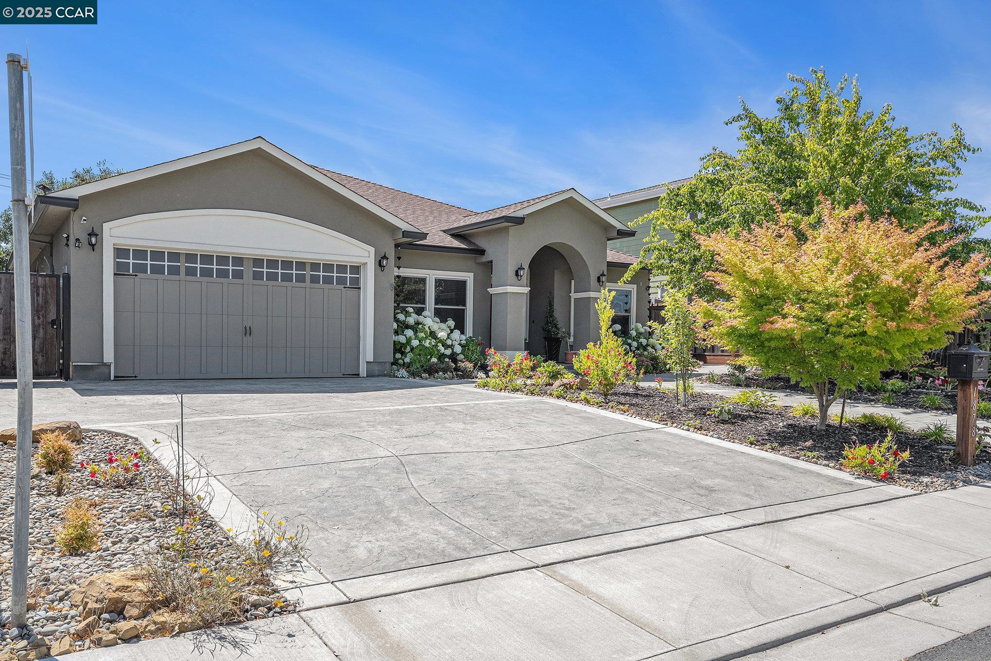 Detail Gallery Image 6 of 32 For 1878 Casa Grande Street, Benicia,  CA 94510 - 3 Beds | 2/1 Baths