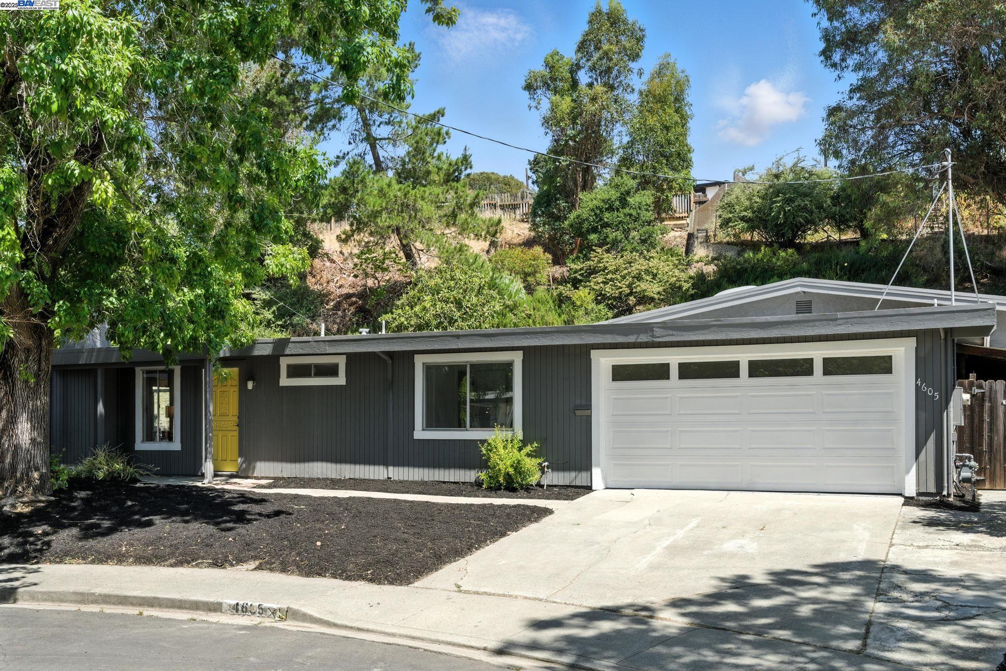 Detail Gallery Image 1 of 1 For 4605 Driftwood Ct, El Sobrante,  CA 94803 - 4 Beds | 3 Baths