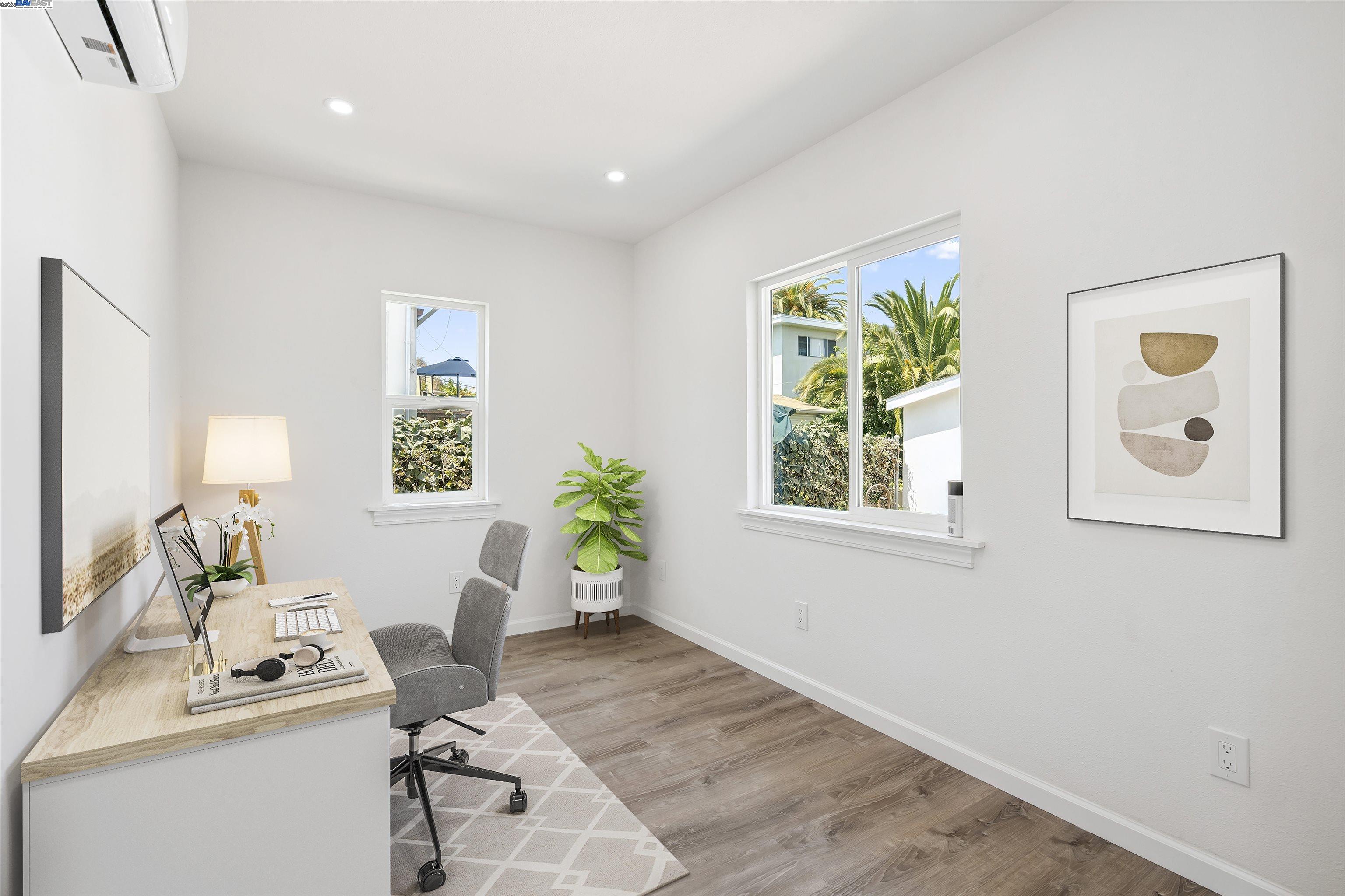 Detail Gallery Image 11 of 25 For 5542 Harvey Ave, Oakland,  CA 94621 - 4 Beds | 2 Baths