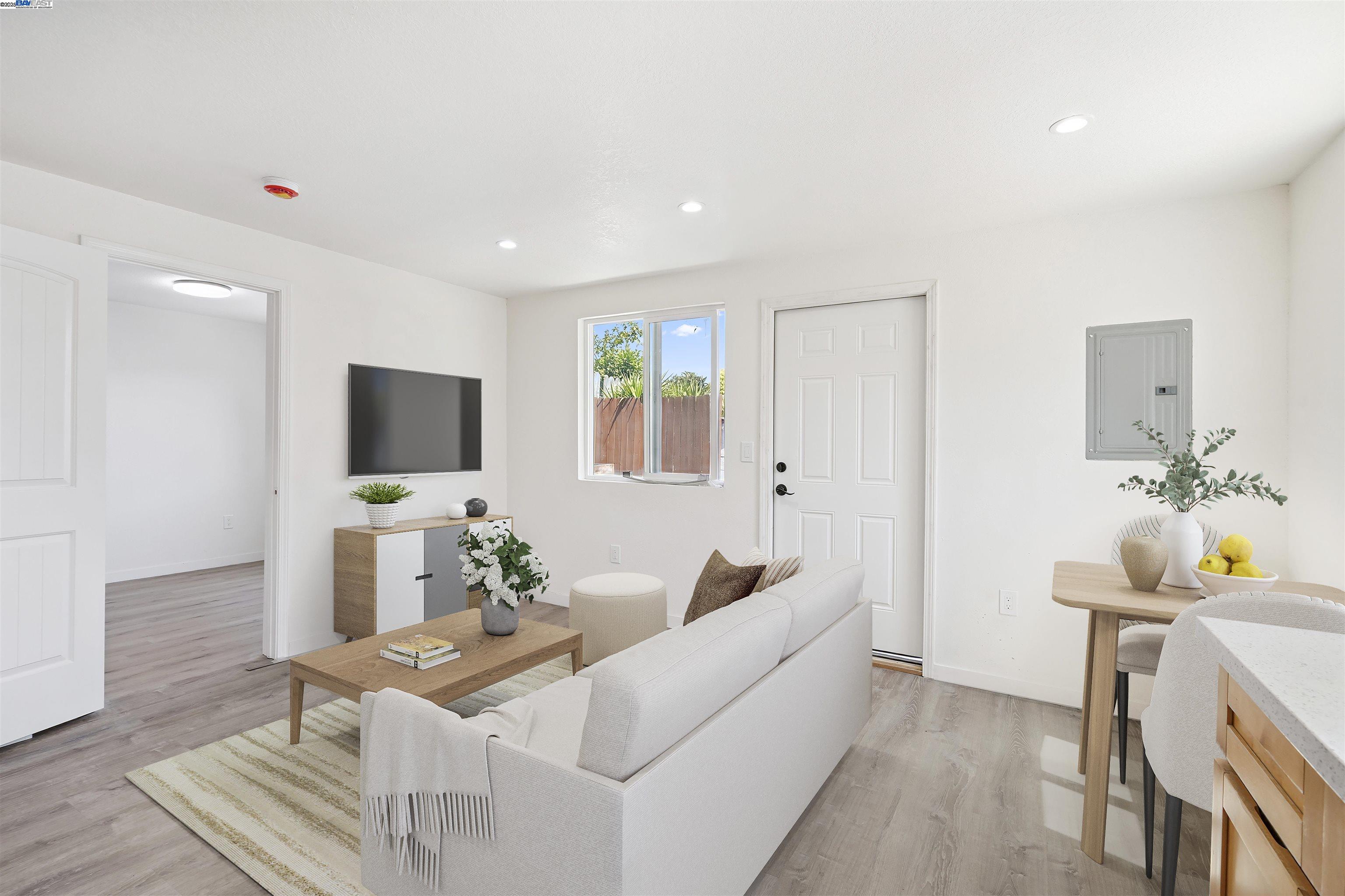 Detail Gallery Image 19 of 25 For 5542 Harvey Ave, Oakland,  CA 94621 - 4 Beds | 2 Baths