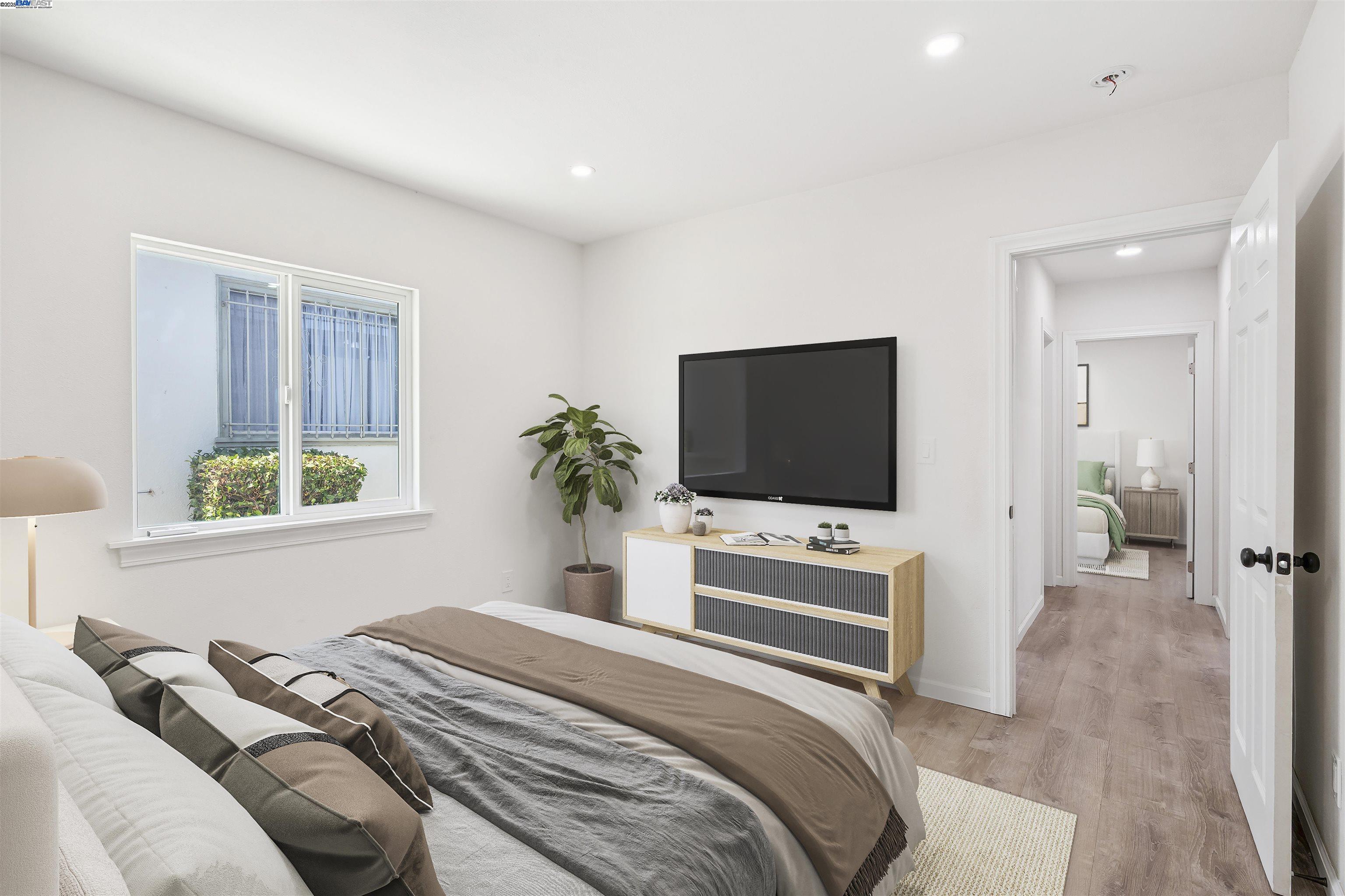 Detail Gallery Image 9 of 25 For 5542 Harvey Ave, Oakland,  CA 94621 - 4 Beds | 2 Baths
