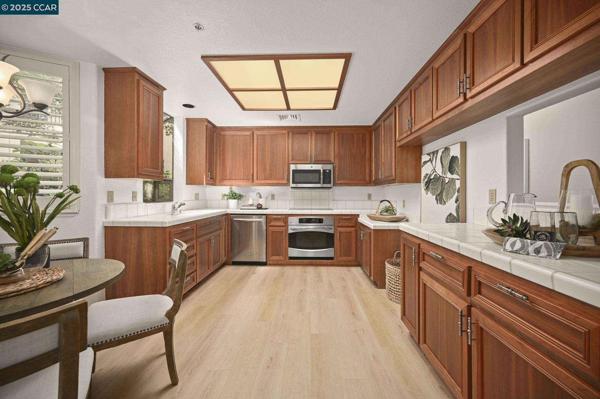 Photo #8: 41102970 Listing: Photo #8