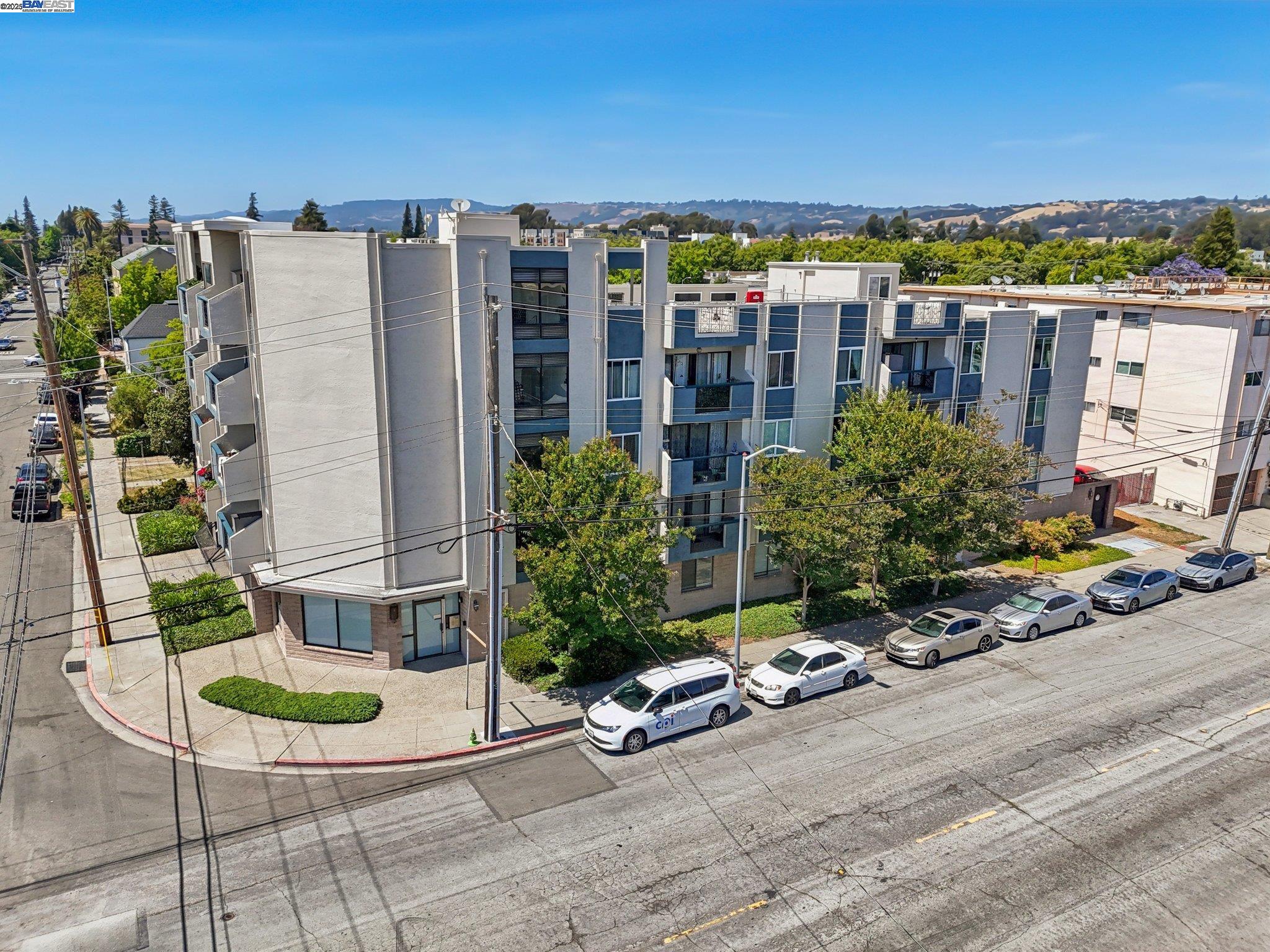 Browse active condo listings in ALTADENA