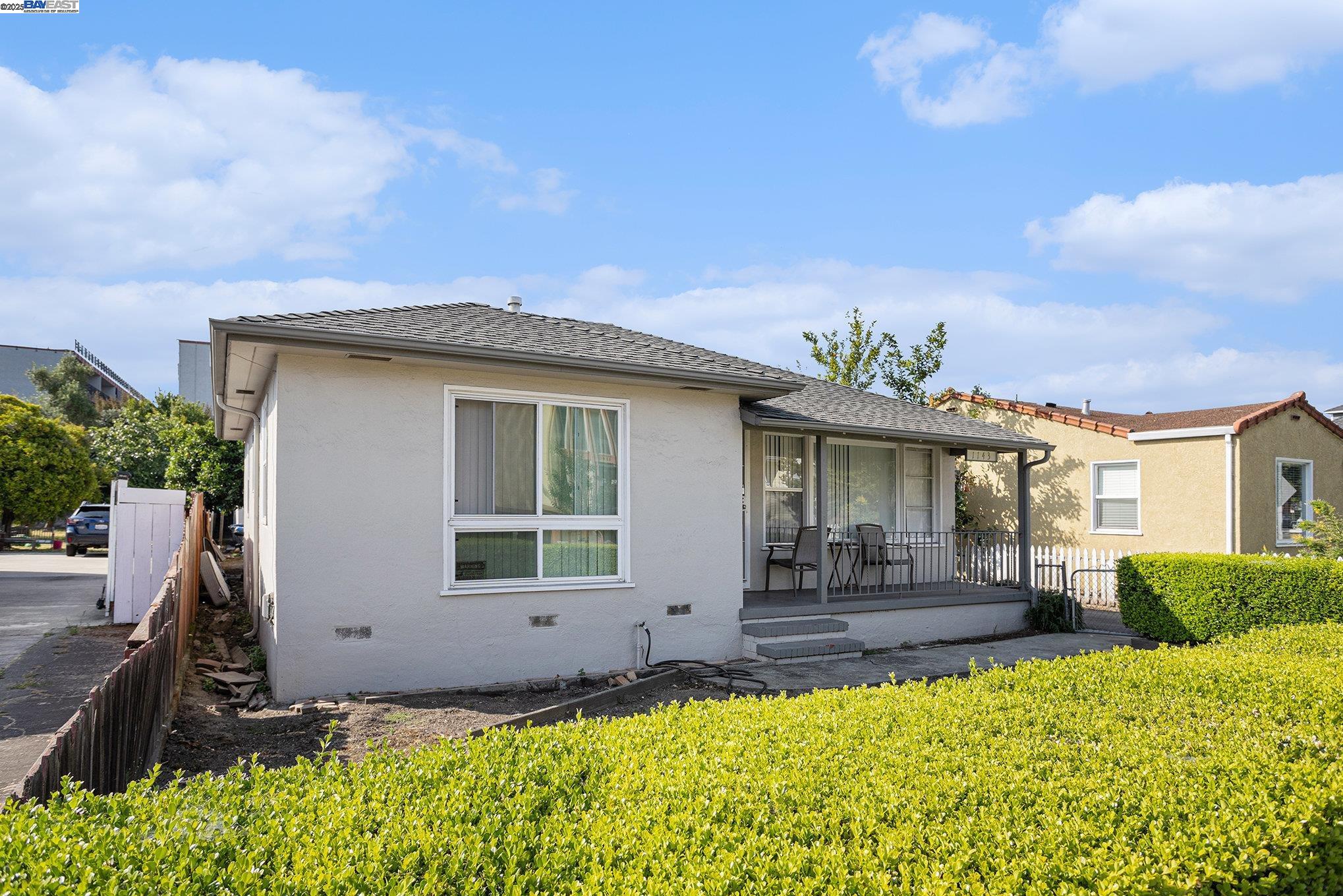 Detail Gallery Image 2 of 31 For 1143 D St, Hayward,  CA 94541 - – Beds | – Baths