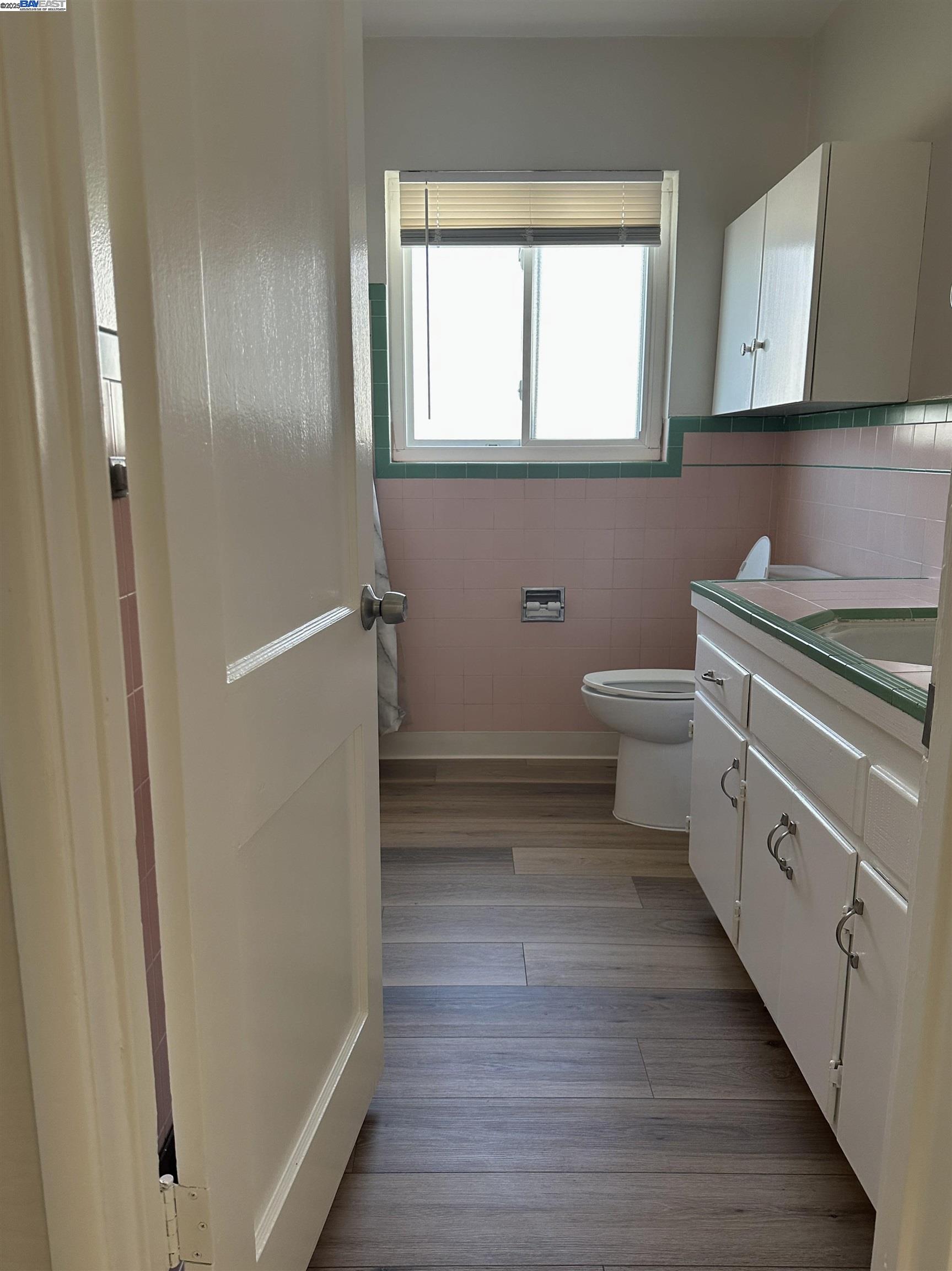 Detail Gallery Image 12 of 31 For 1143 D St, Hayward,  CA 94541 - – Beds | – Baths