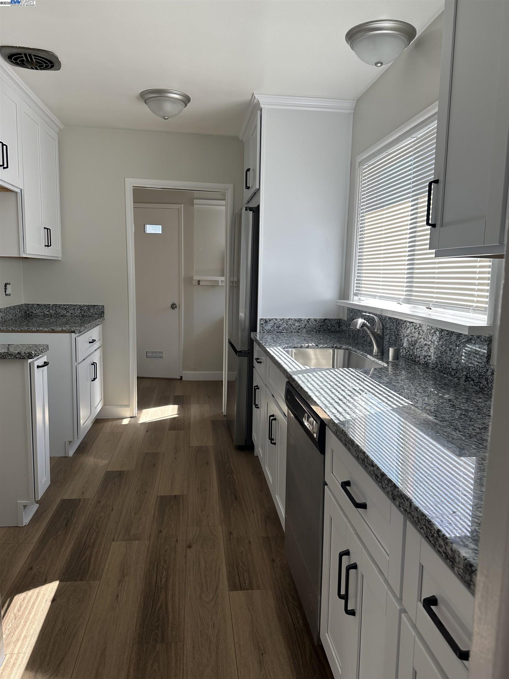 Detail Gallery Image 14 of 31 For 1143 D St, Hayward,  CA 94541 - – Beds | – Baths