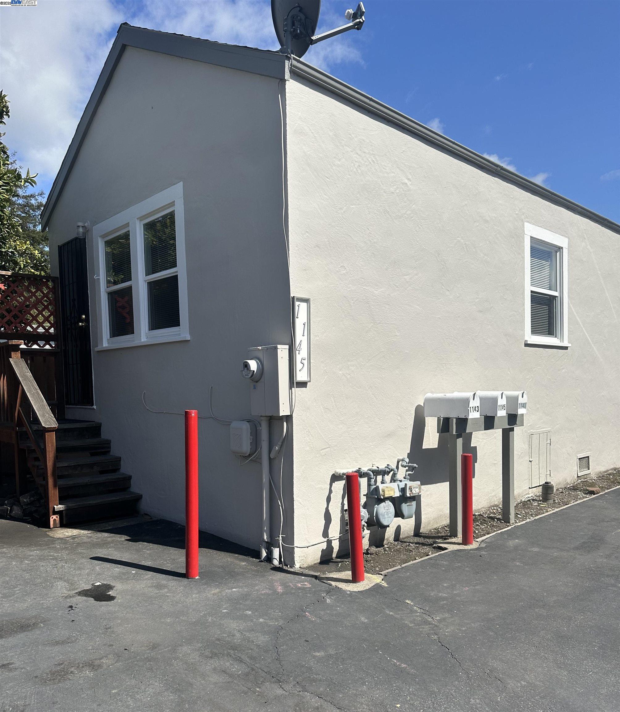 Detail Gallery Image 16 of 31 For 1143 D St, Hayward,  CA 94541 - – Beds | – Baths