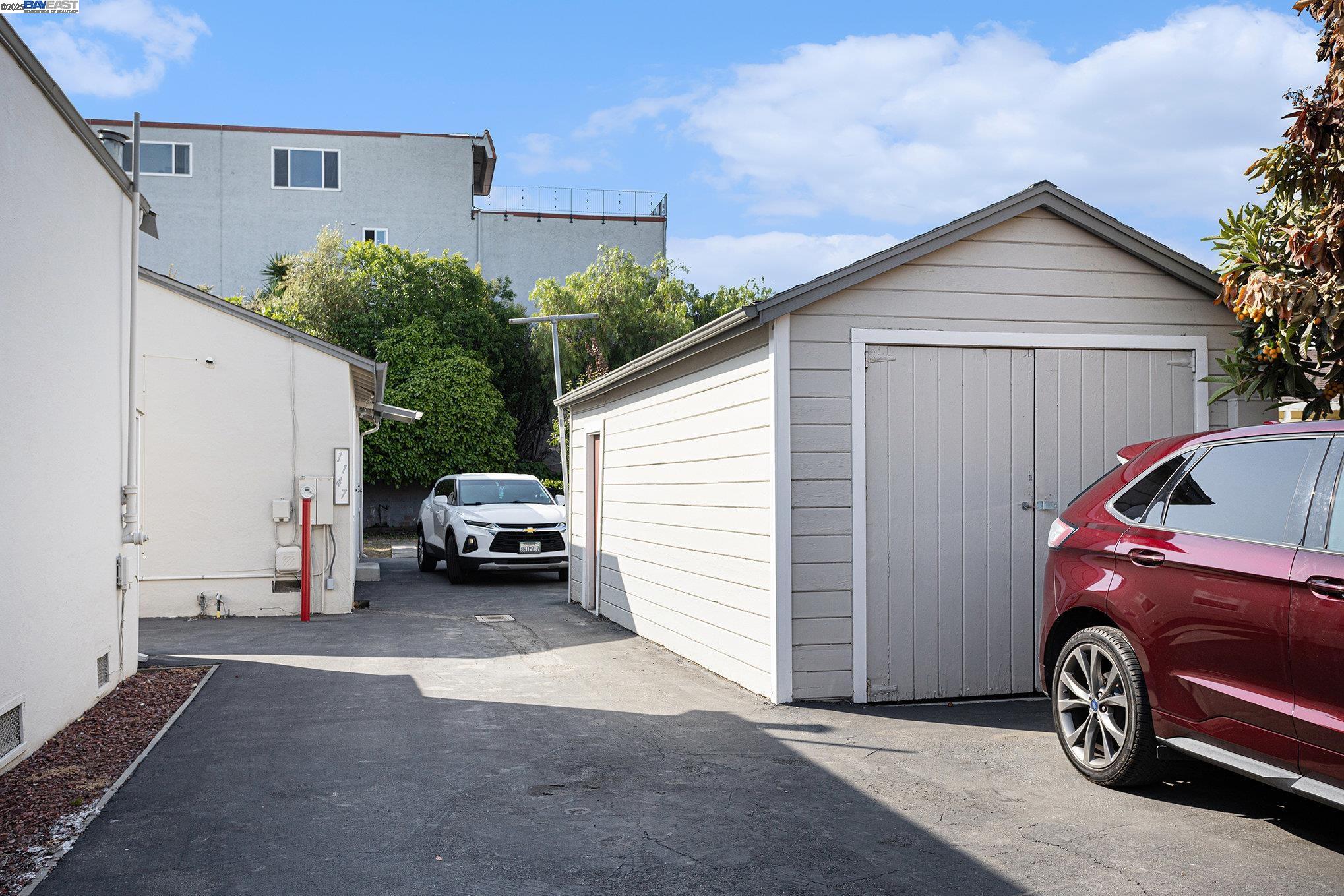 Detail Gallery Image 4 of 31 For 1143 D St, Hayward,  CA 94541 - – Beds | – Baths