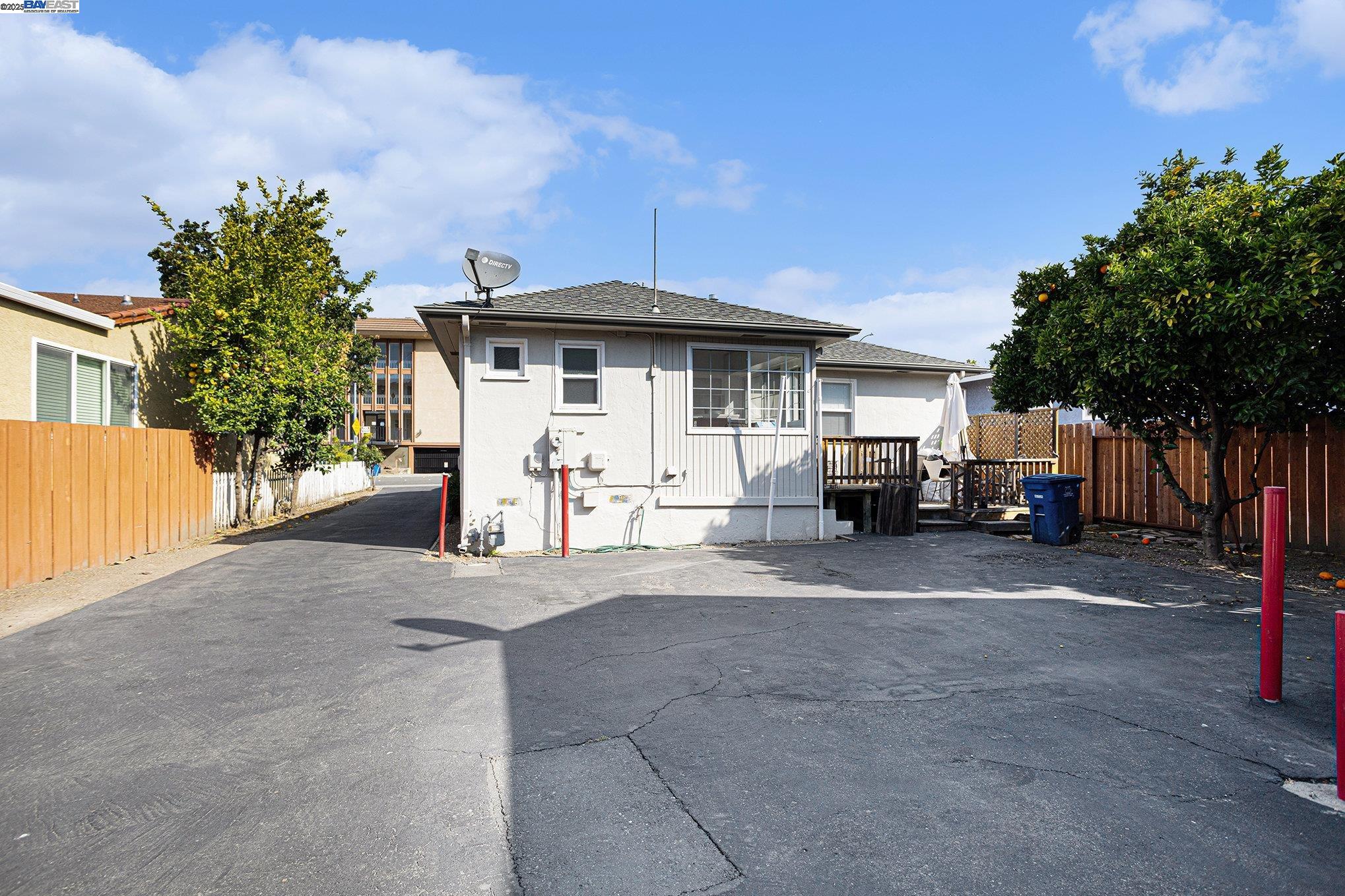 Detail Gallery Image 8 of 31 For 1143 D St, Hayward,  CA 94541 - – Beds | – Baths