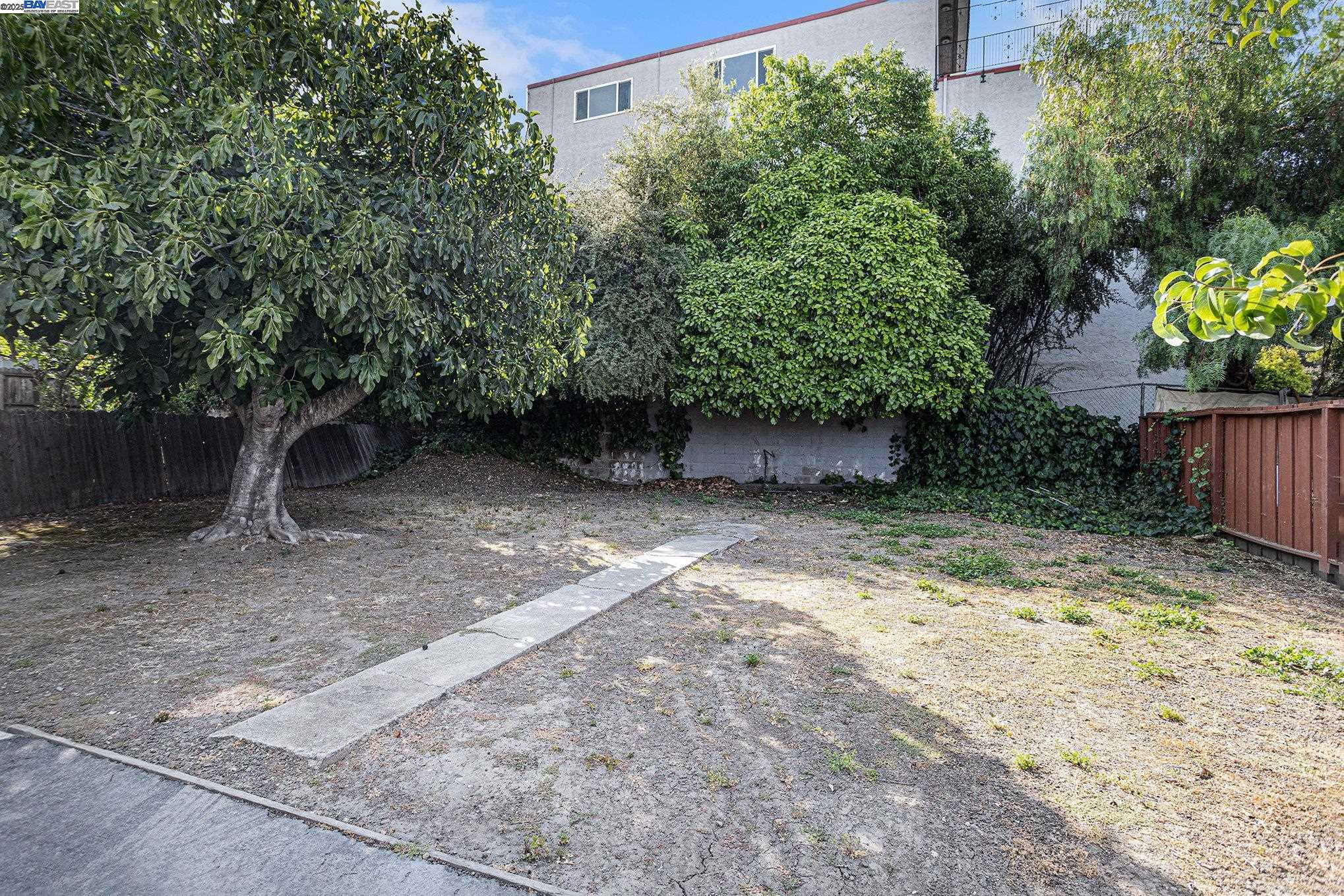 Detail Gallery Image 10 of 31 For 1143 D St, Hayward,  CA 94541 - – Beds | – Baths