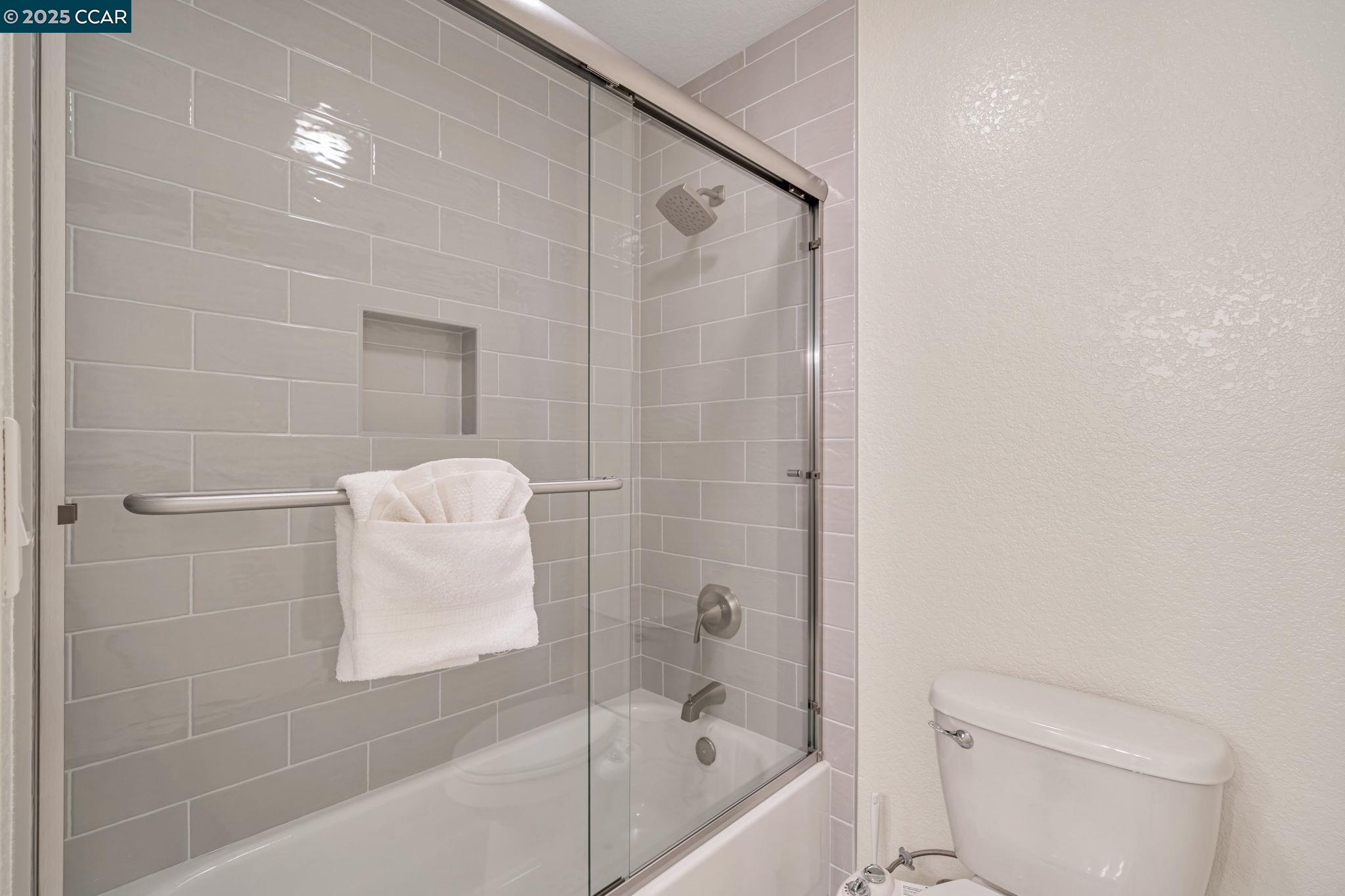 Detail Gallery Image 28 of 46 For 2475 Canyon Lakes Dr, San Ramon,  CA 94582 - 4 Beds | 3 Baths
