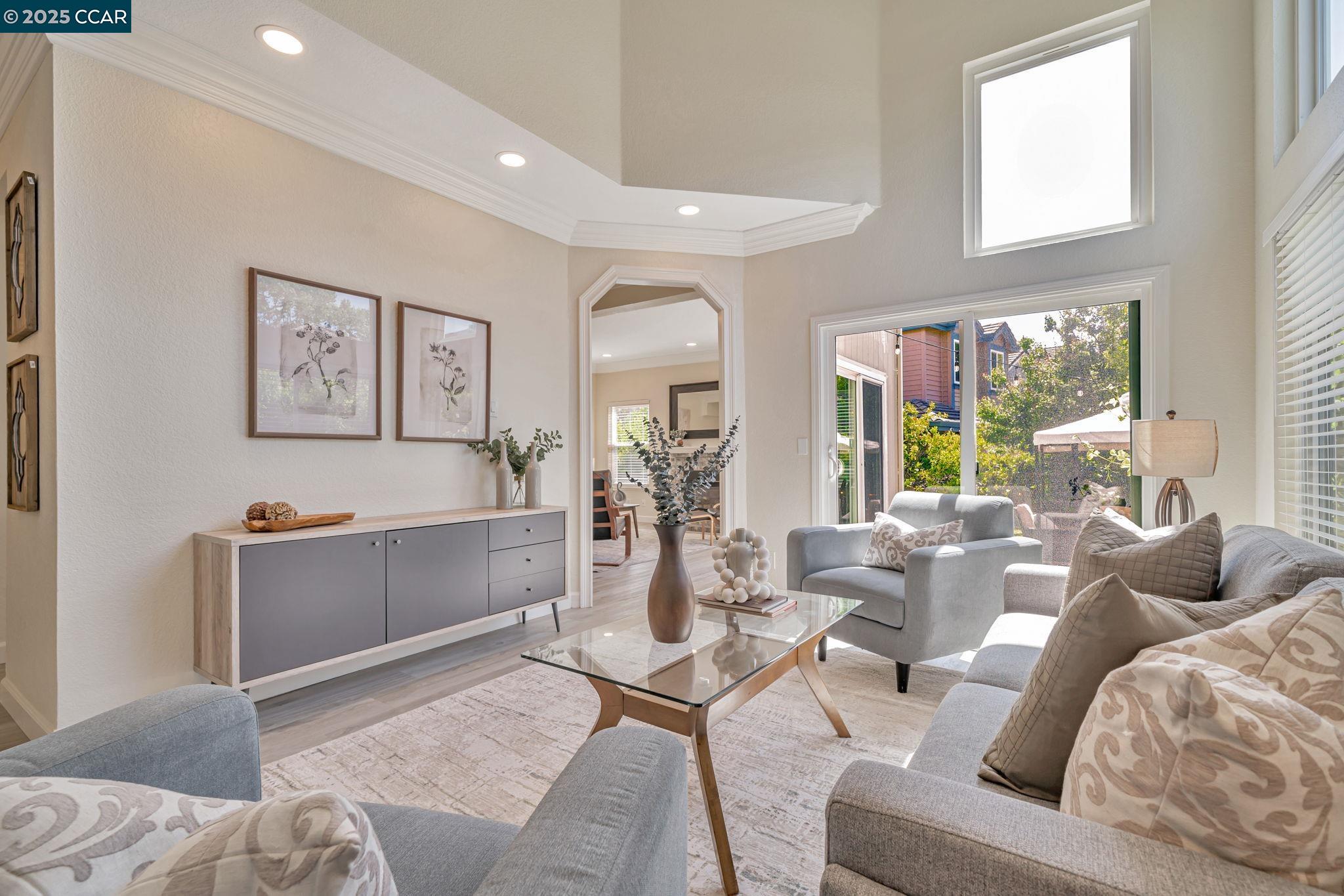 Detail Gallery Image 4 of 46 For 2475 Canyon Lakes Dr, San Ramon,  CA 94582 - 4 Beds | 3 Baths