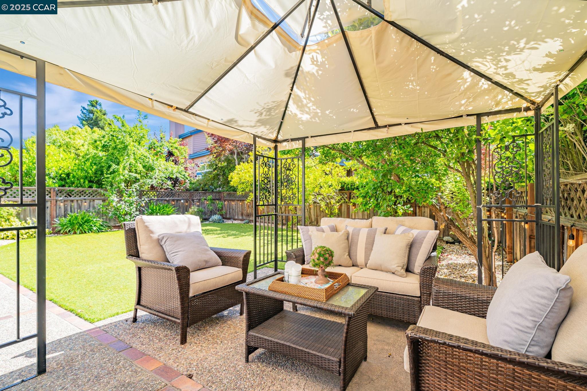 Detail Gallery Image 31 of 46 For 2475 Canyon Lakes Dr, San Ramon,  CA 94582 - 4 Beds | 3 Baths