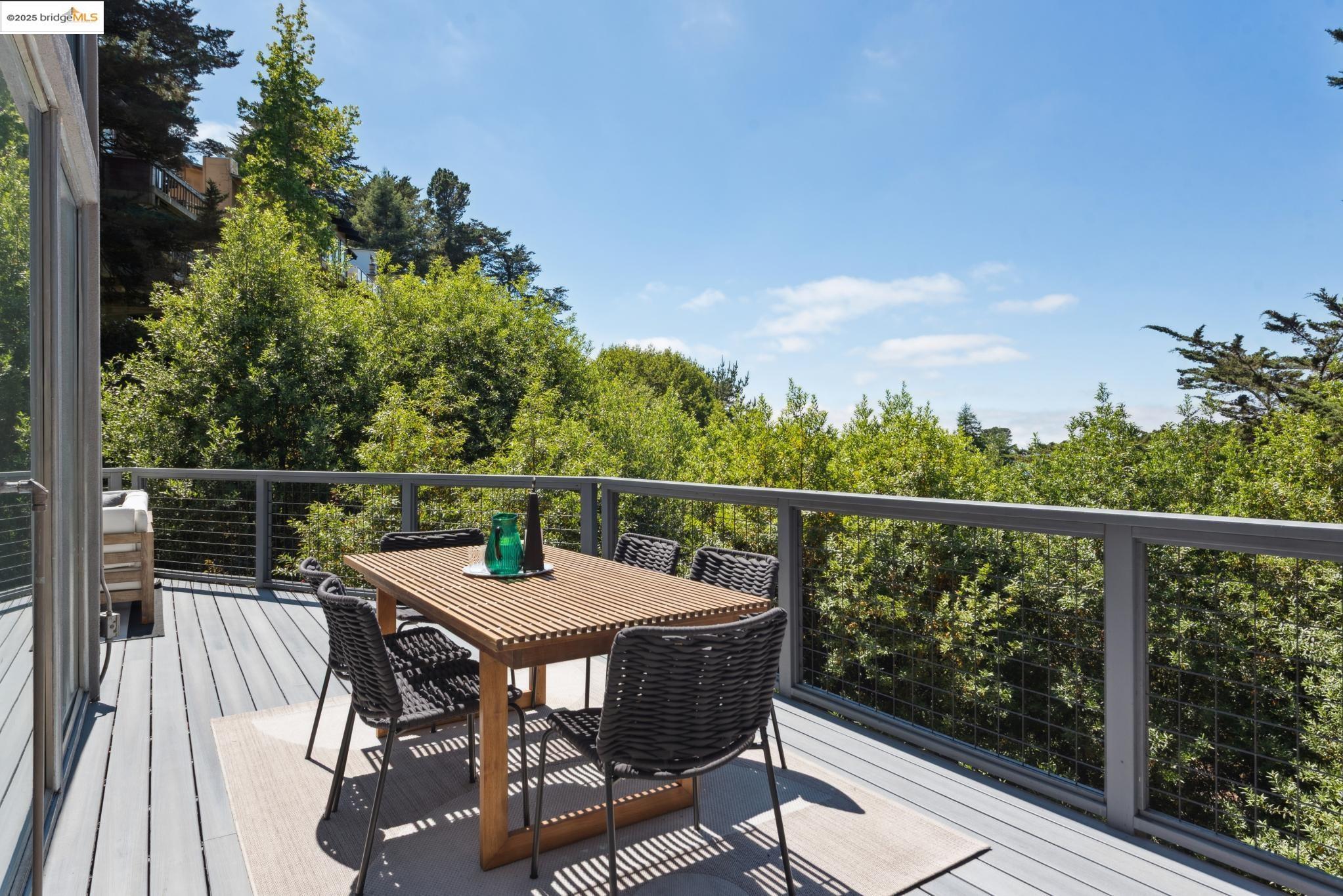 Detail Gallery Image 12 of 56 For 2861 Chelsea Drive, Oakland,  CA 94611 - 5 Beds | 5 Baths