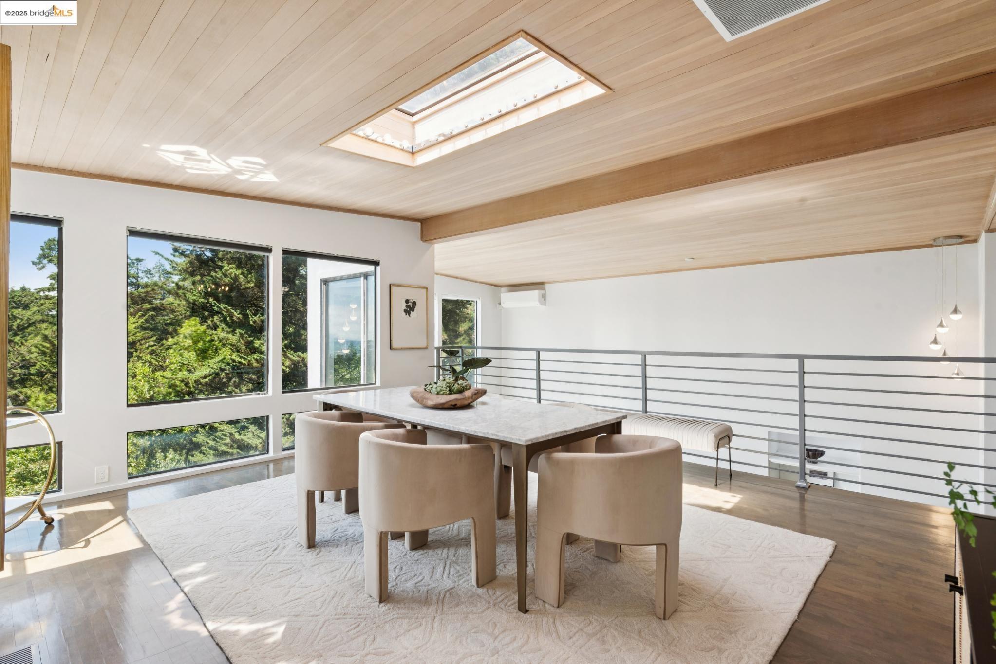 Detail Gallery Image 24 of 56 For 2861 Chelsea Drive, Oakland,  CA 94611 - 5 Beds | 5 Baths