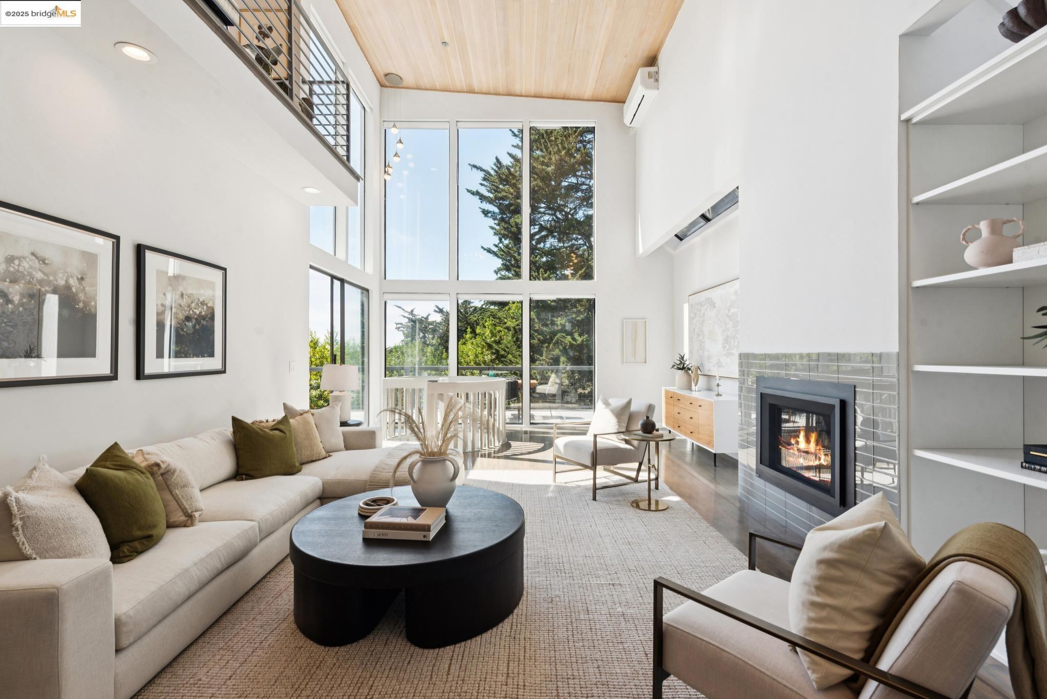 Detail Gallery Image 4 of 56 For 2861 Chelsea Drive, Oakland,  CA 94611 - 5 Beds | 5 Baths