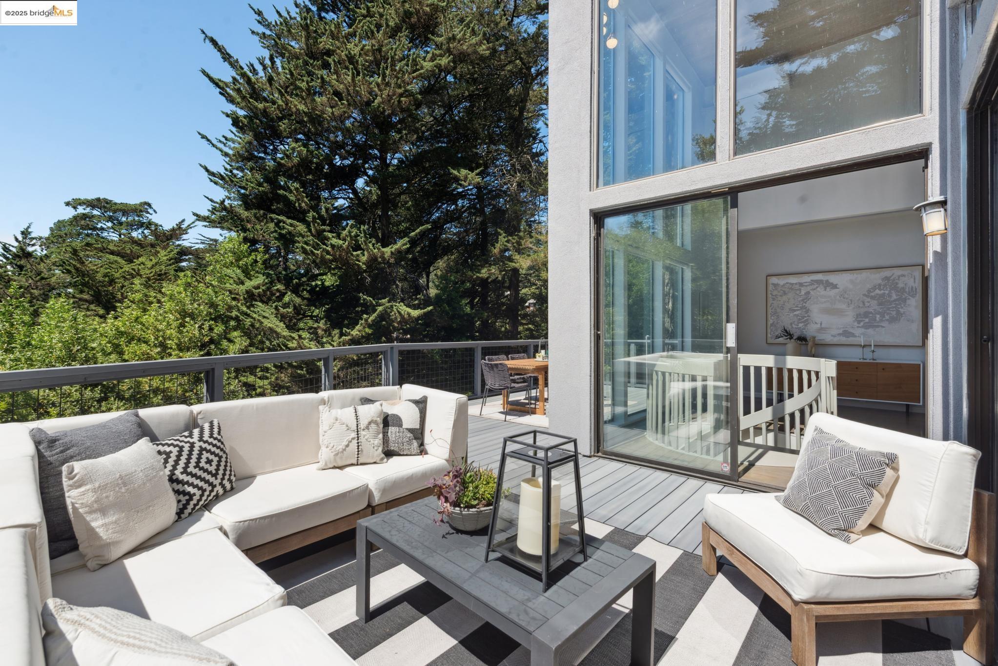 Detail Gallery Image 38 of 56 For 2861 Chelsea Drive, Oakland,  CA 94611 - 5 Beds | 5 Baths