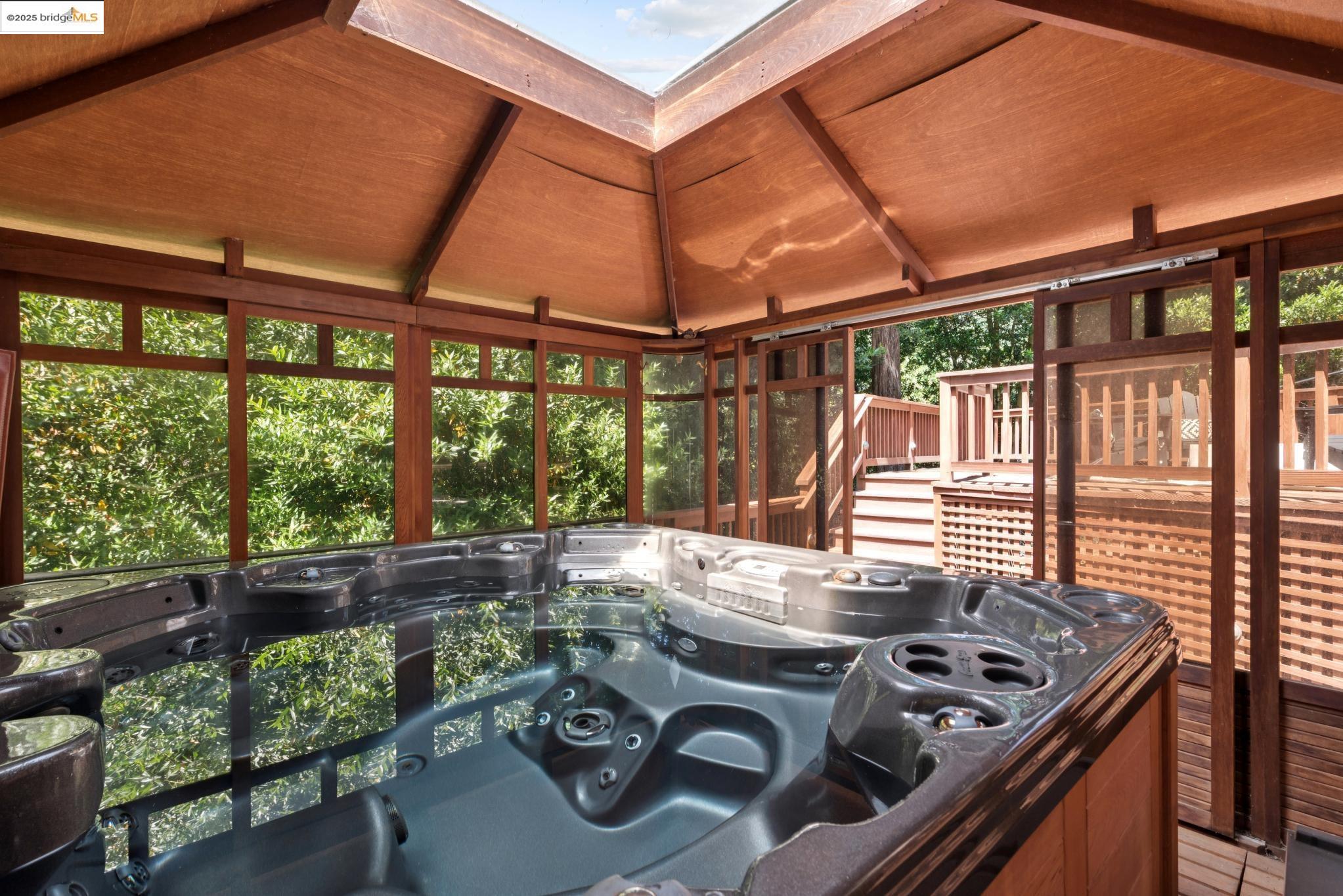 Detail Gallery Image 53 of 56 For 2861 Chelsea Drive, Oakland,  CA 94611 - 5 Beds | 5 Baths