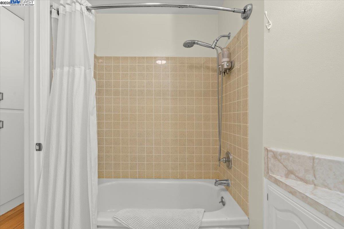 Detail Gallery Image 15 of 25 For 2432 Whitethorne, San Jose,  CA 95128 - 3 Beds | 2 Baths