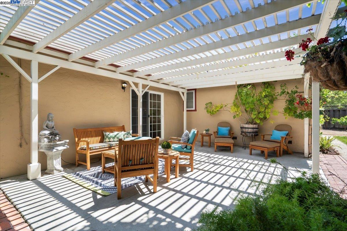 Detail Gallery Image 19 of 25 For 2432 Whitethorne, San Jose,  CA 95128 - 3 Beds | 2 Baths