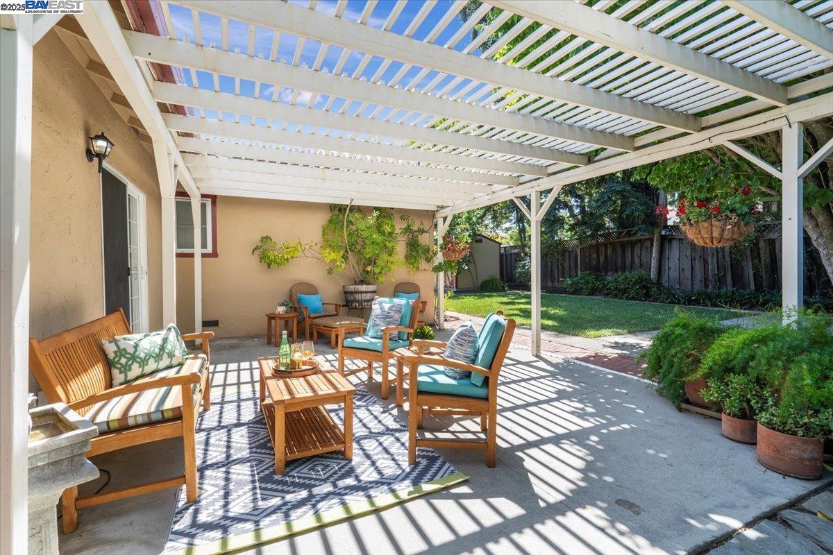 Detail Gallery Image 20 of 25 For 2432 Whitethorne, San Jose,  CA 95128 - 3 Beds | 2 Baths